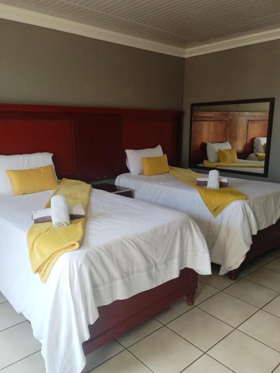 Twin Room - Photo 1
