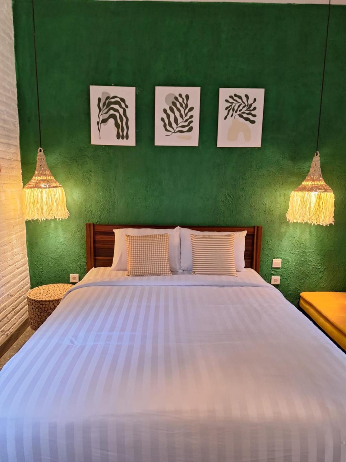 Deluxe Room (2 Adults + 1 Child) photo 1