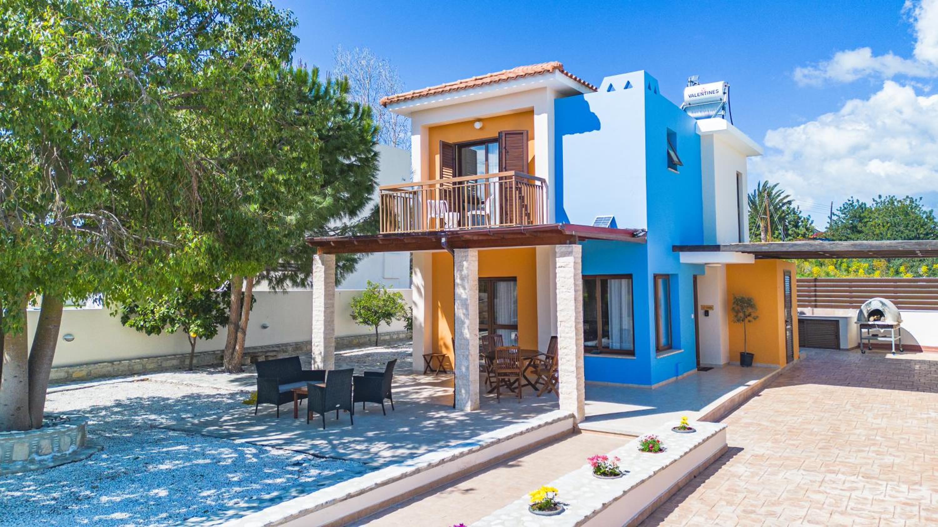 Villa photo 1
