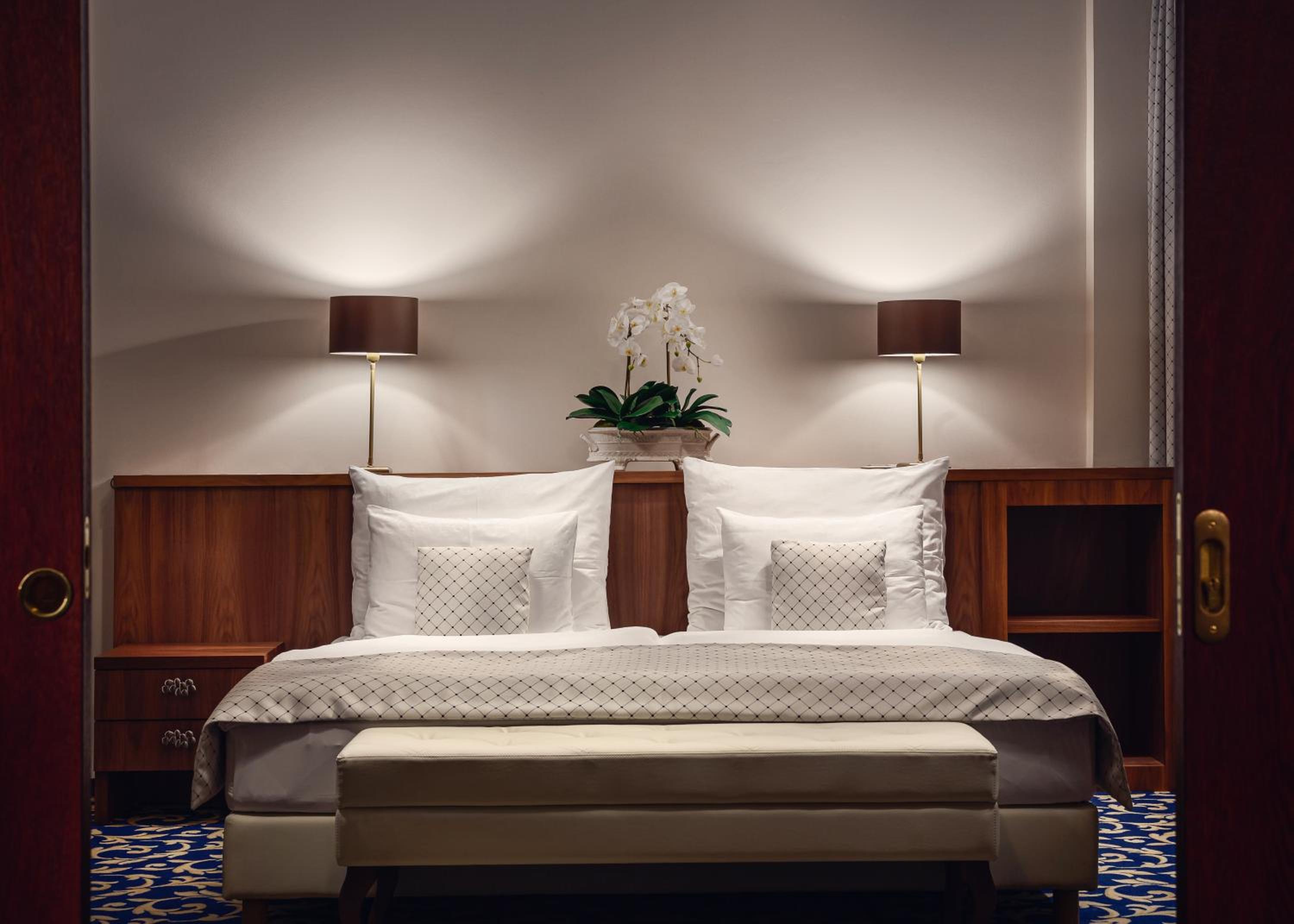 Deluxe Suite with Spa Bath