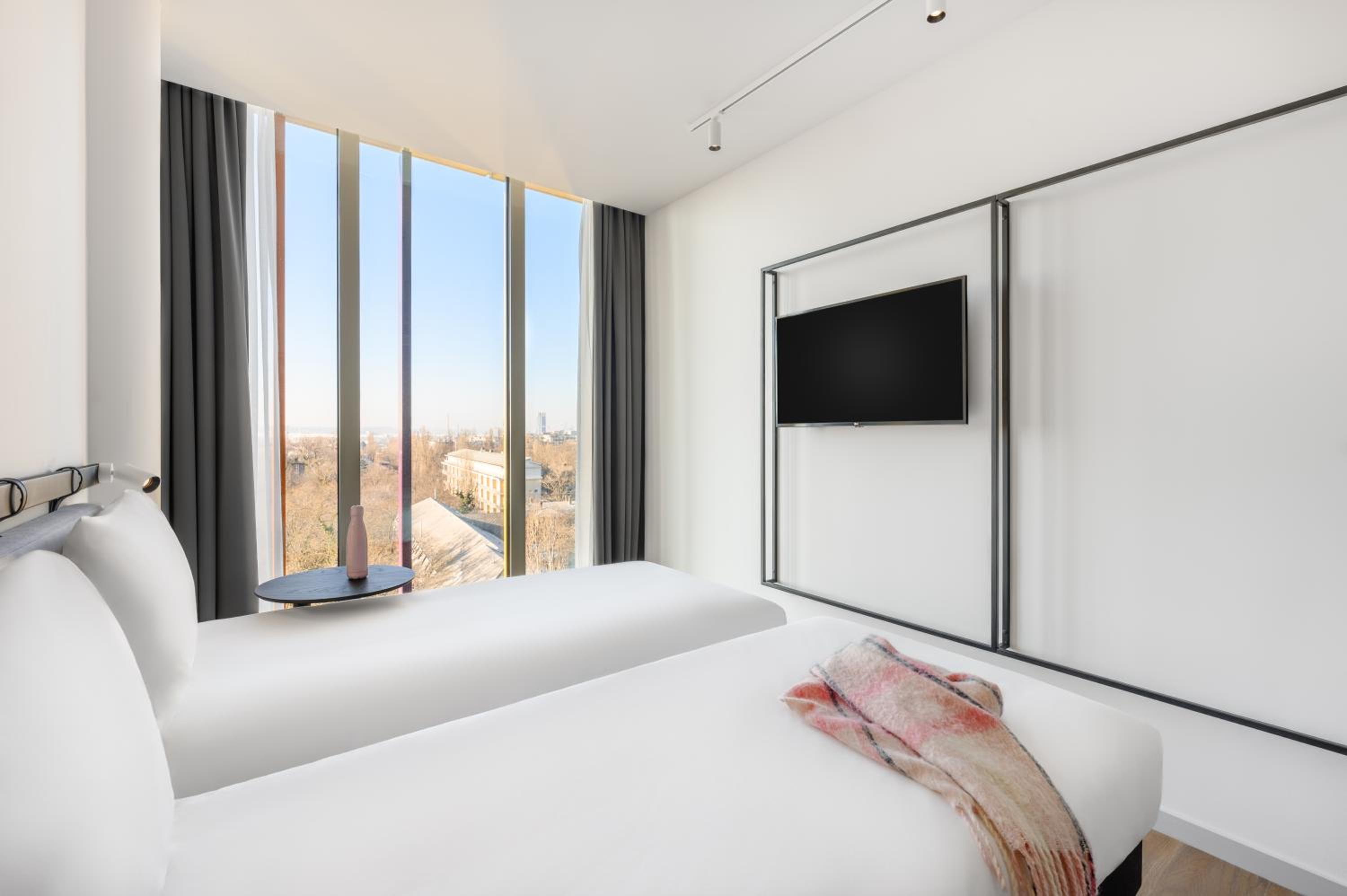 Standard Twin Room - Photo 5