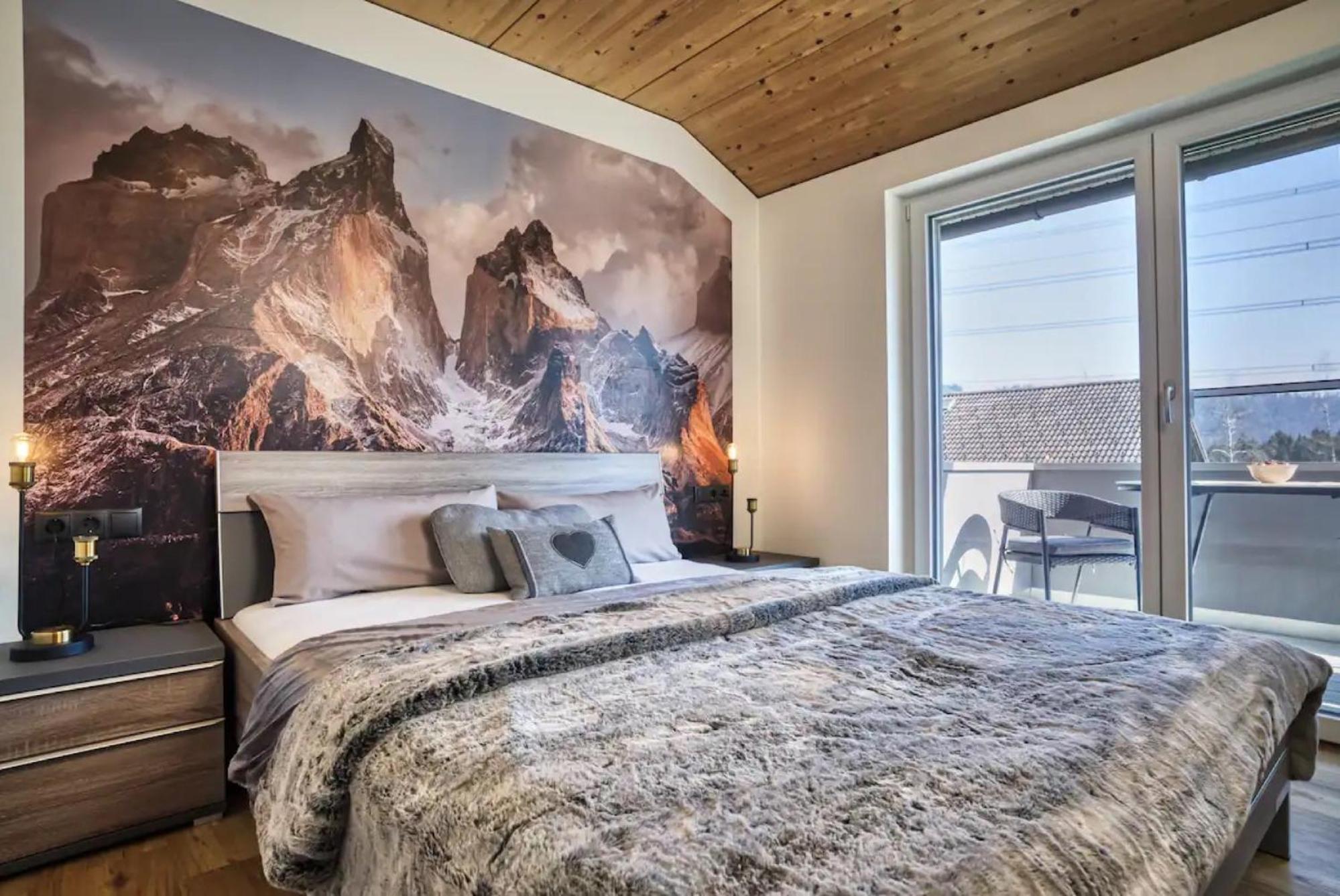 Superior One-Bedroom Apartment with Balcony