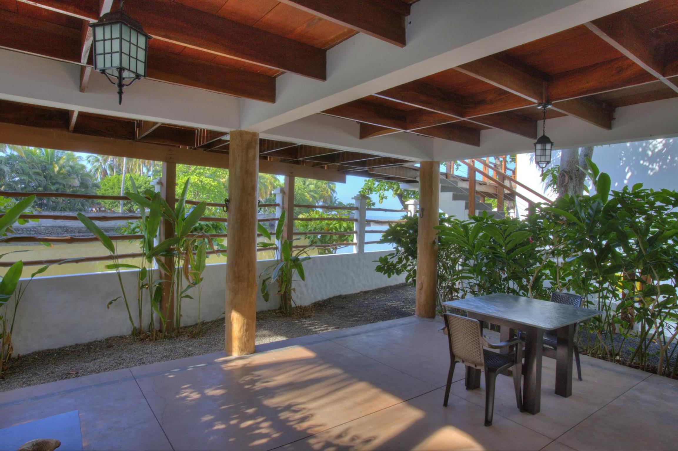 King Room with Pool View photo 2