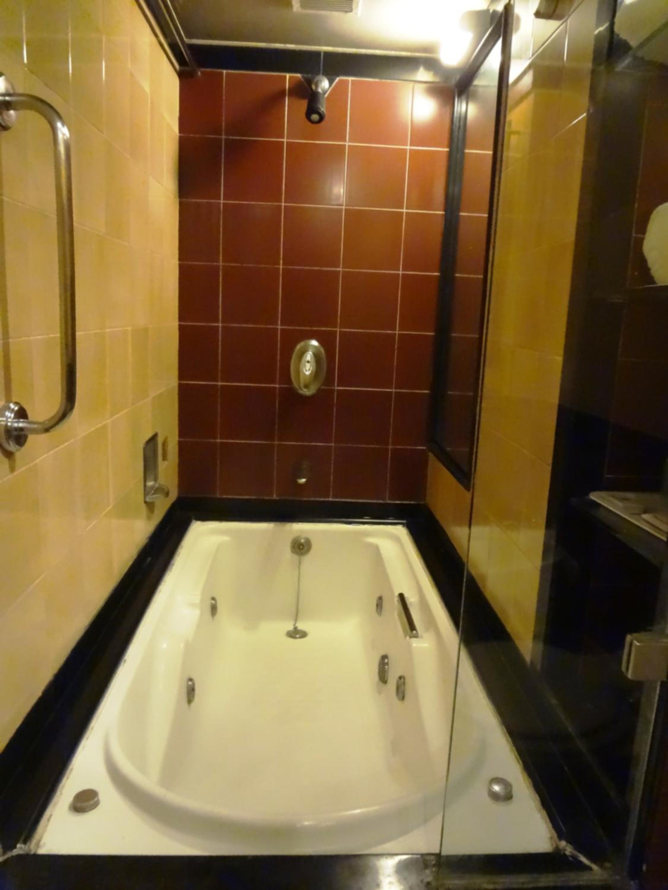 Suite - Photo 3