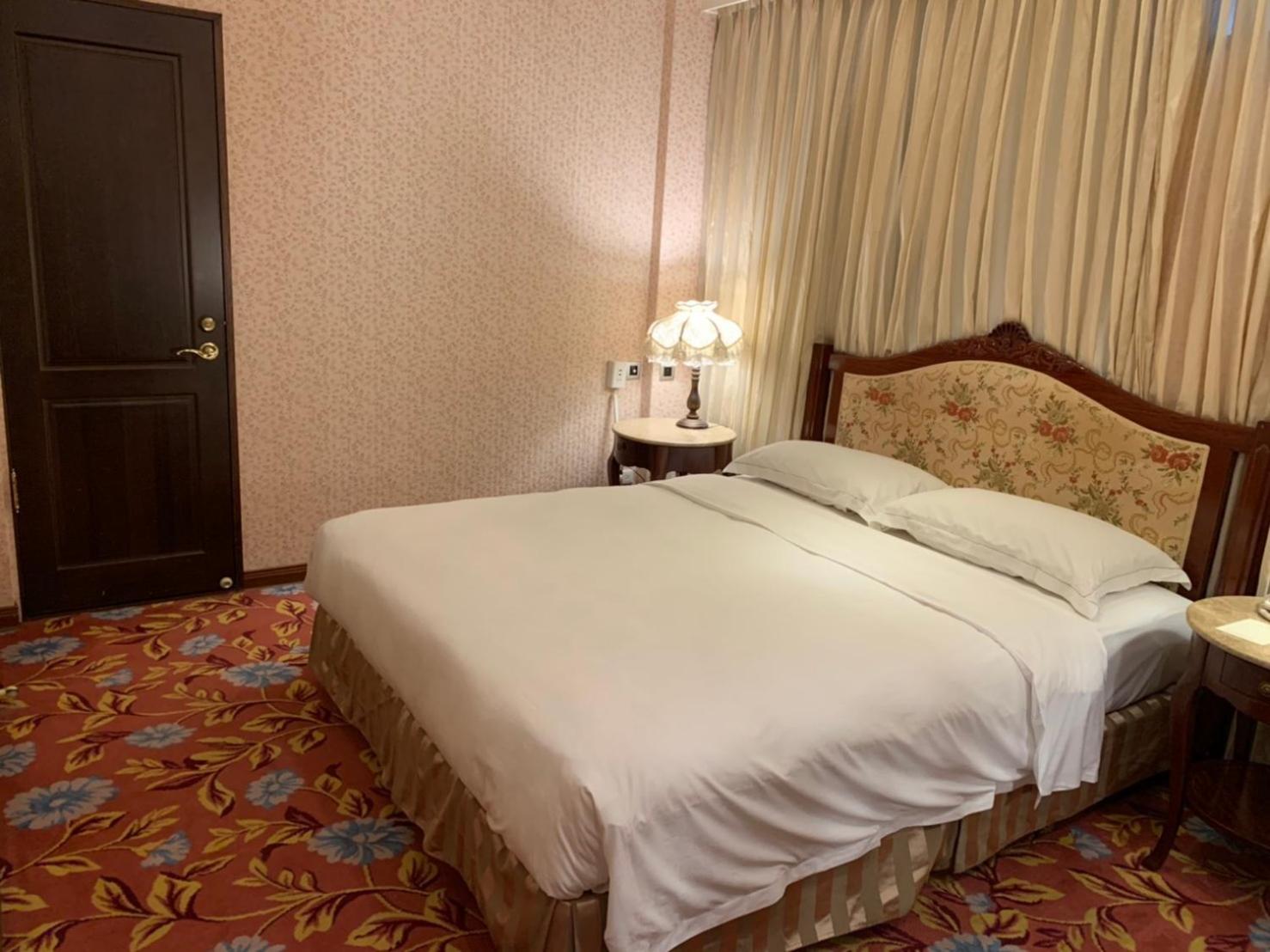Standard Queen Room (No Window) photo 3