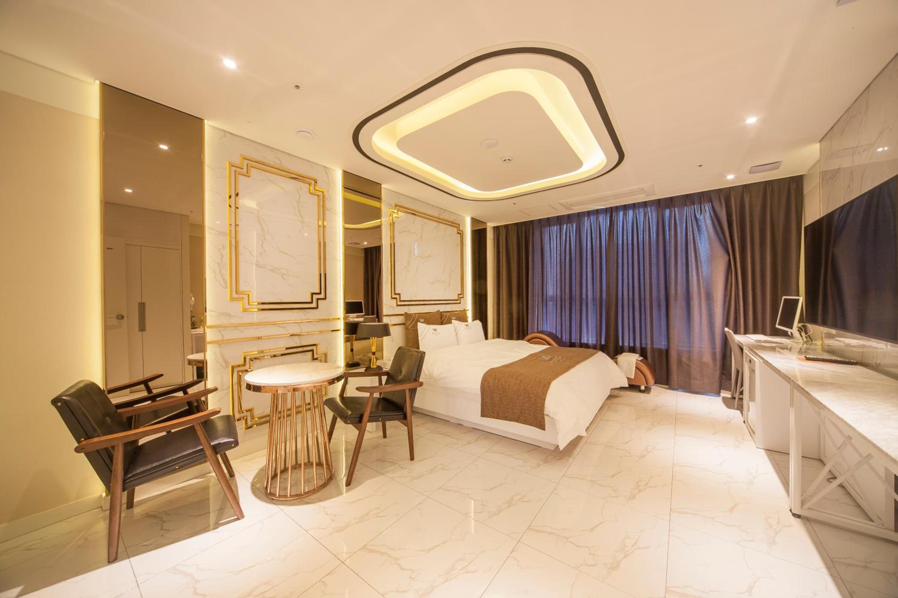 Standard Double Room - Photo 6