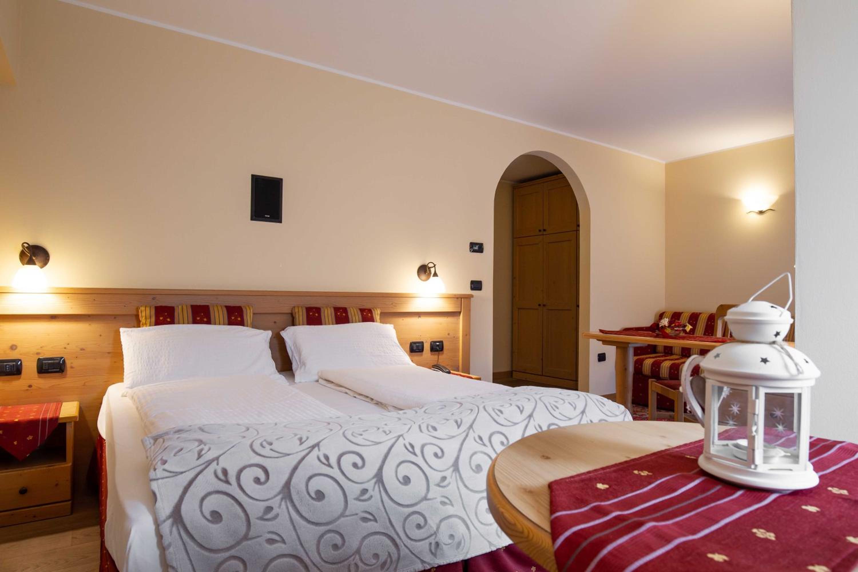 Junior Suite with Balcony photo 2