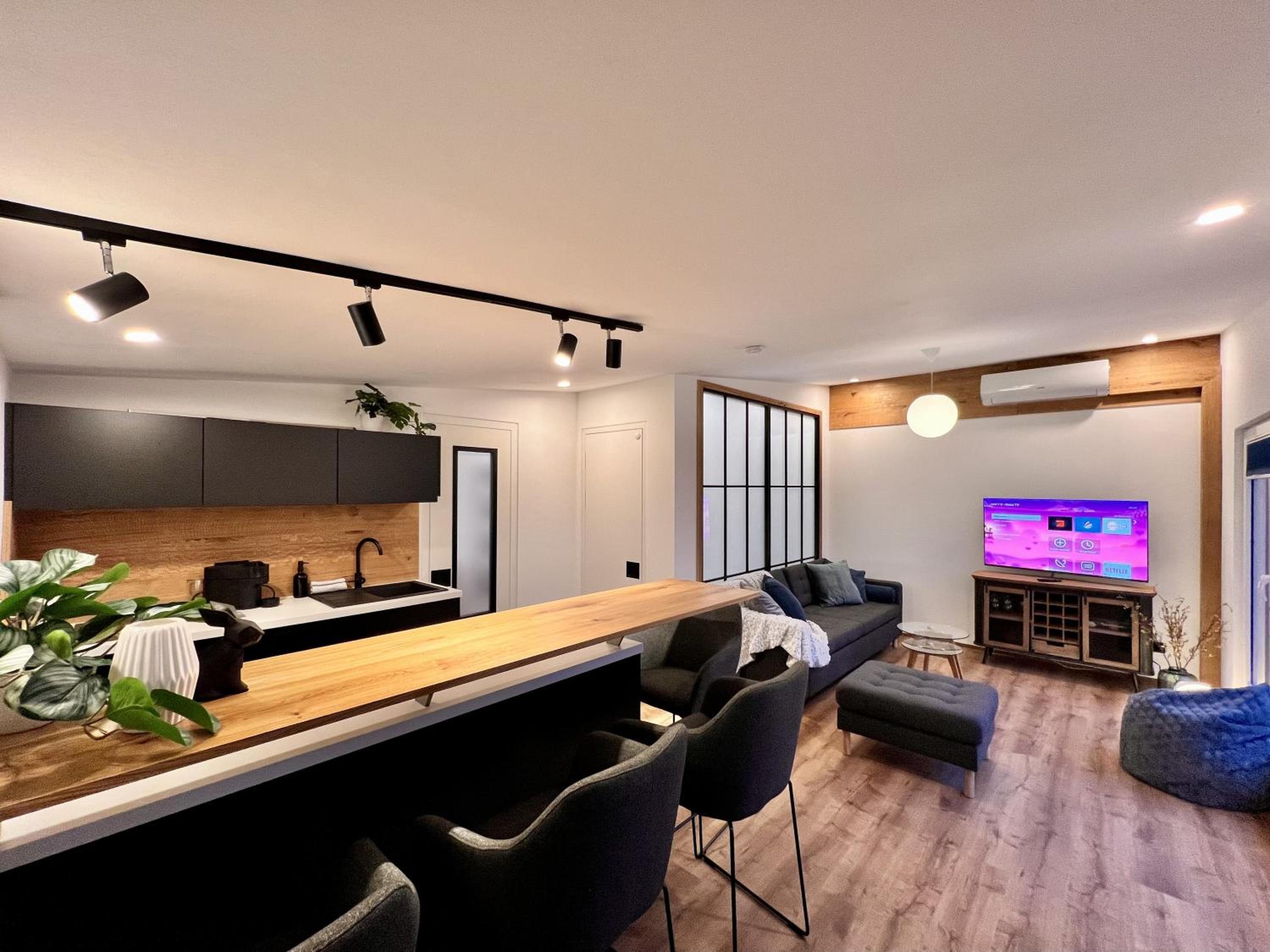 Superior One-Bedroom Apartment