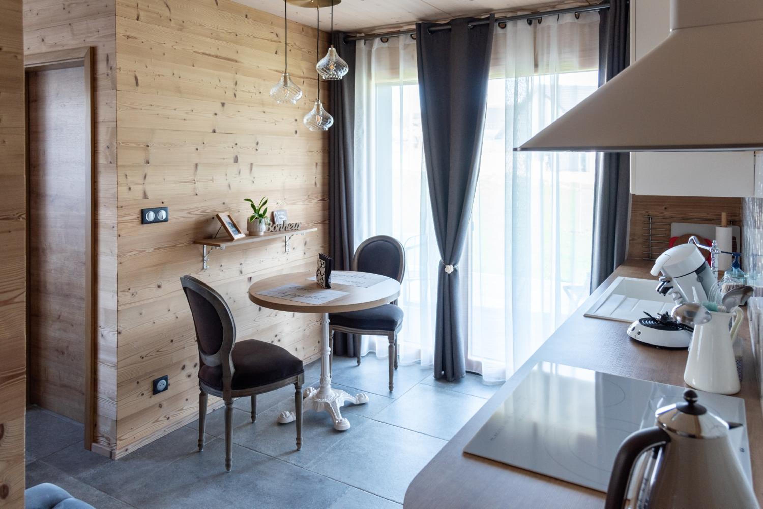 One-Bedroom Apartment - Chalet Chic photo 3