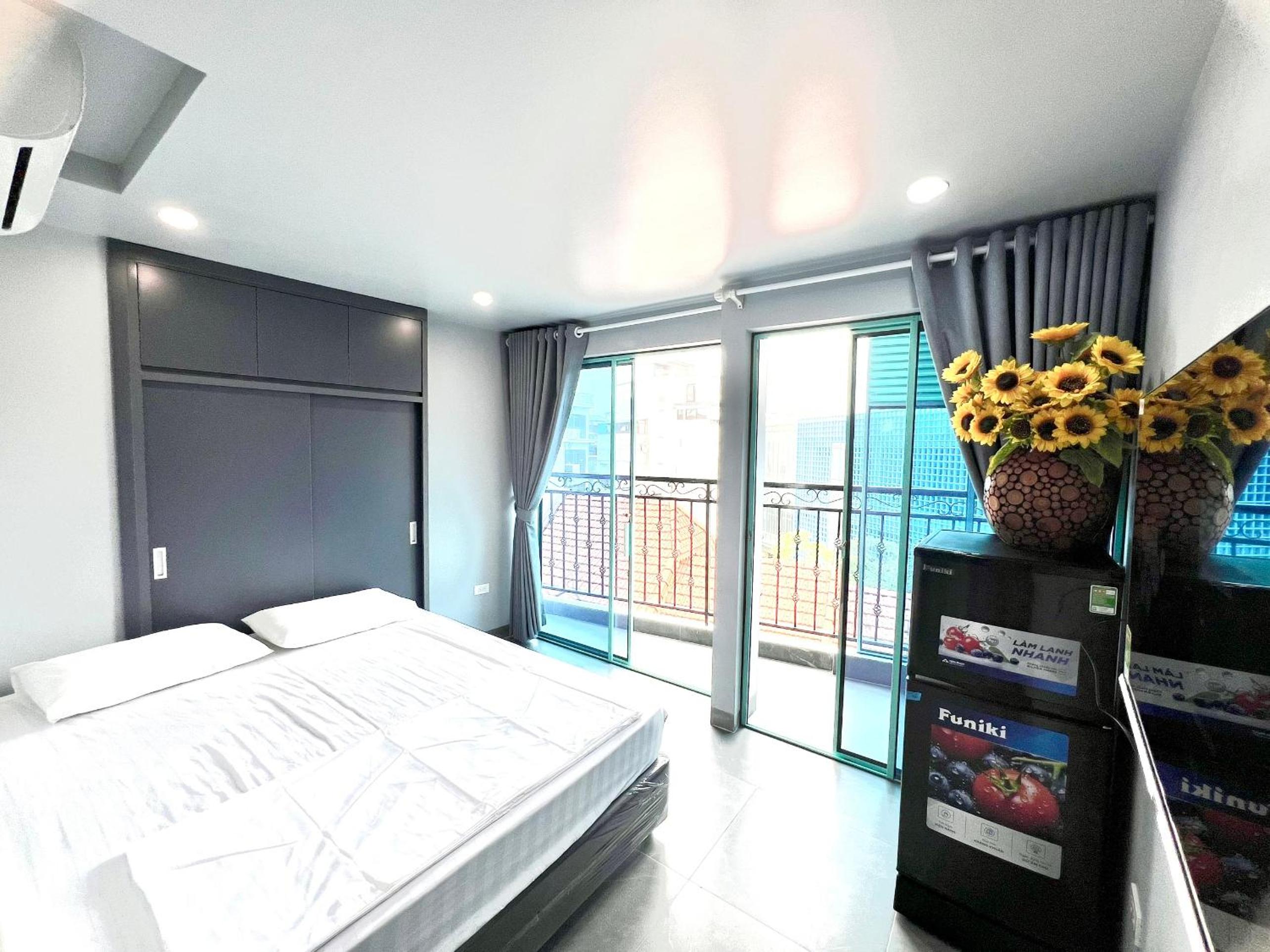 Deluxe Studio