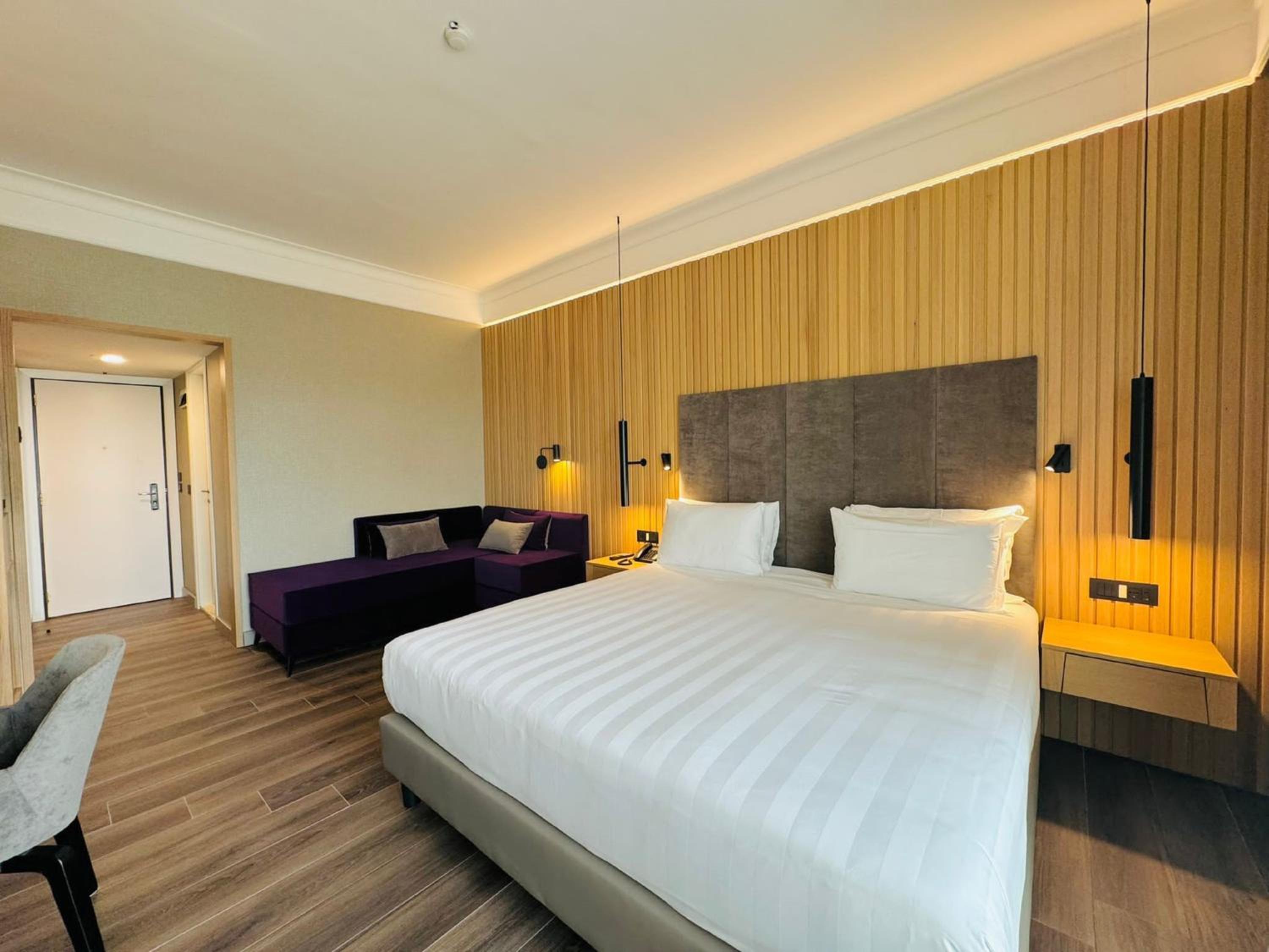 Premium Room - Photo 6