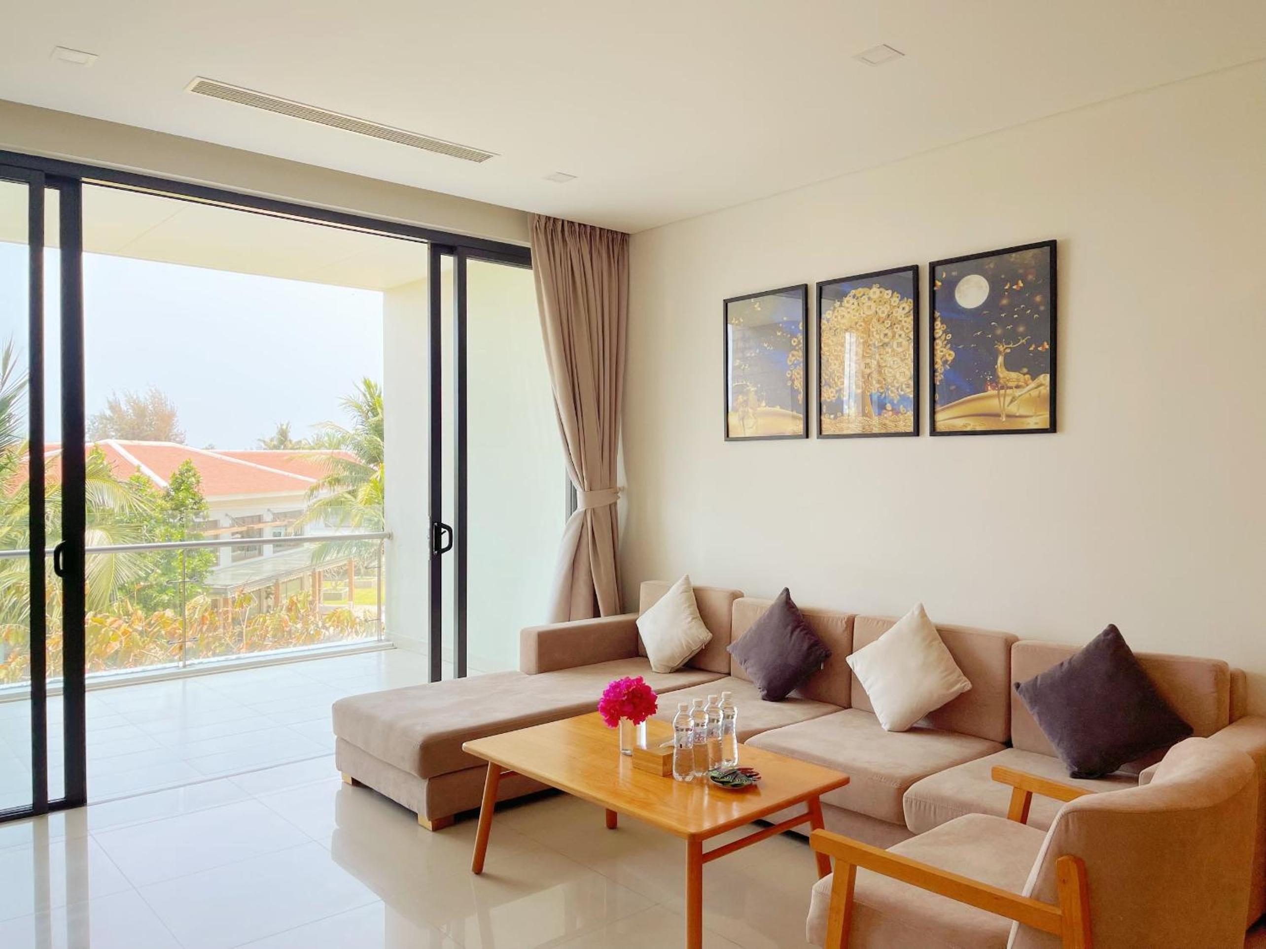 Apartment with Balcony