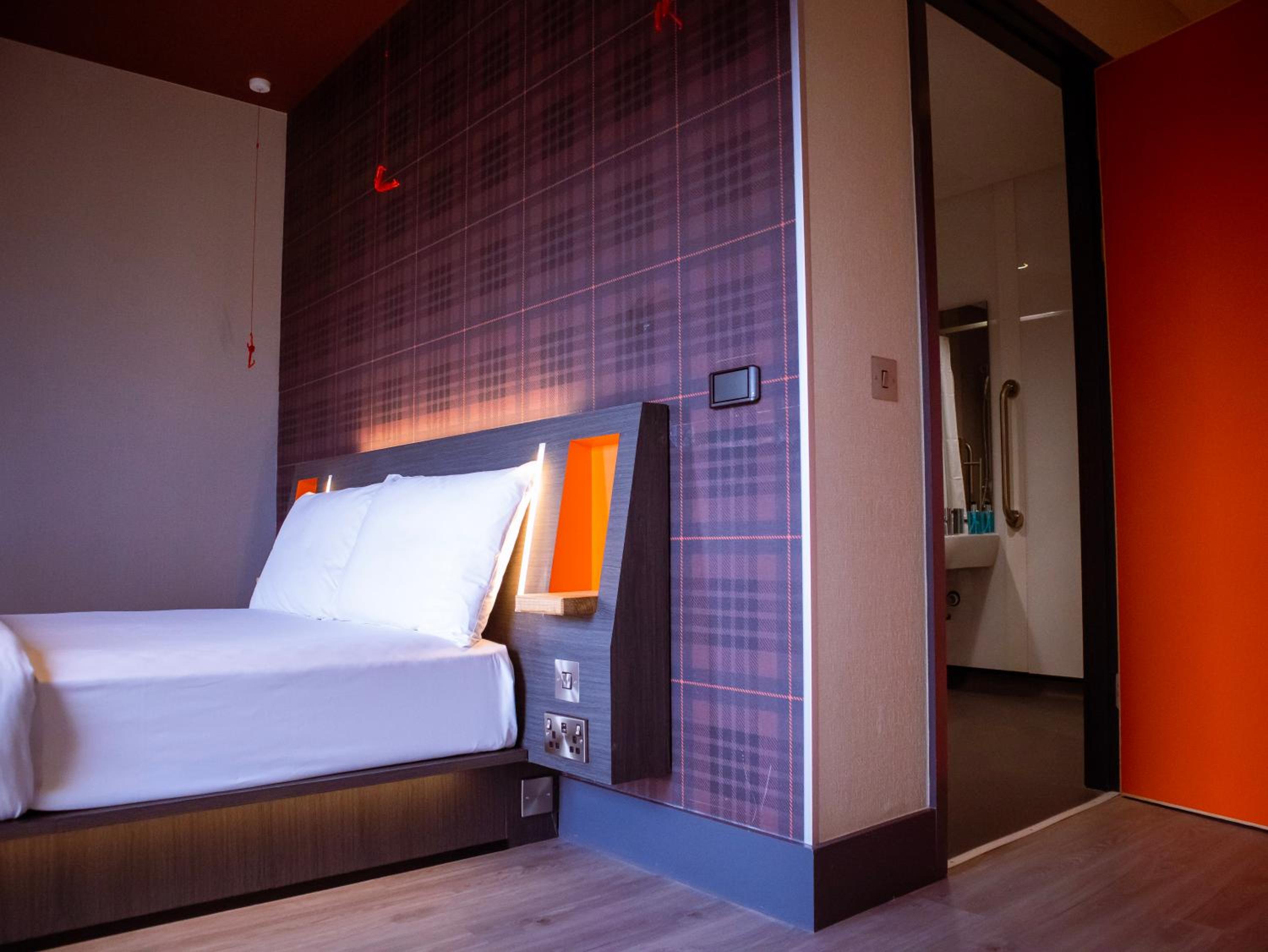 Double Room - Disability Access photo 3