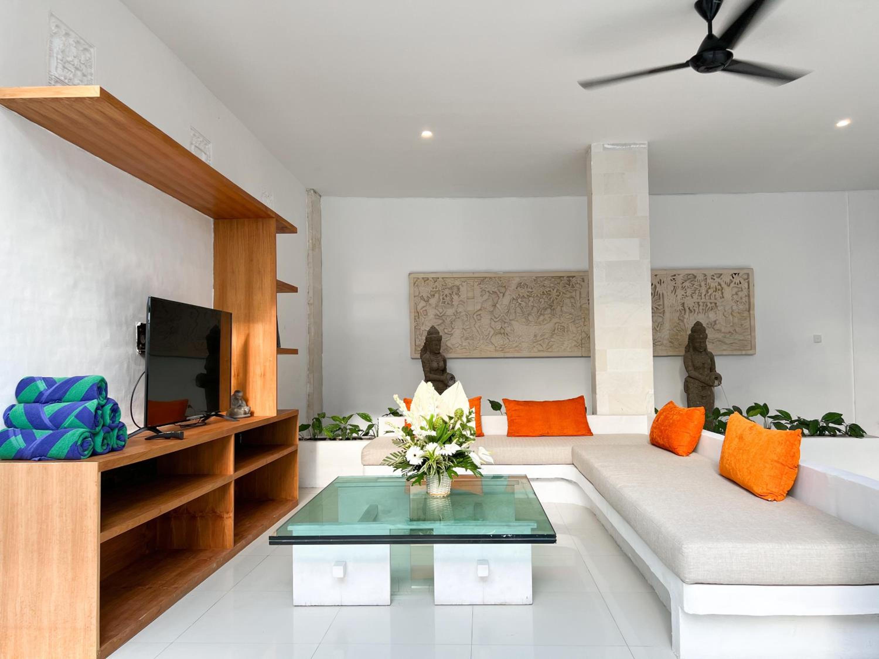 Five-Bedroom Villa with Private Pool - Photo 34