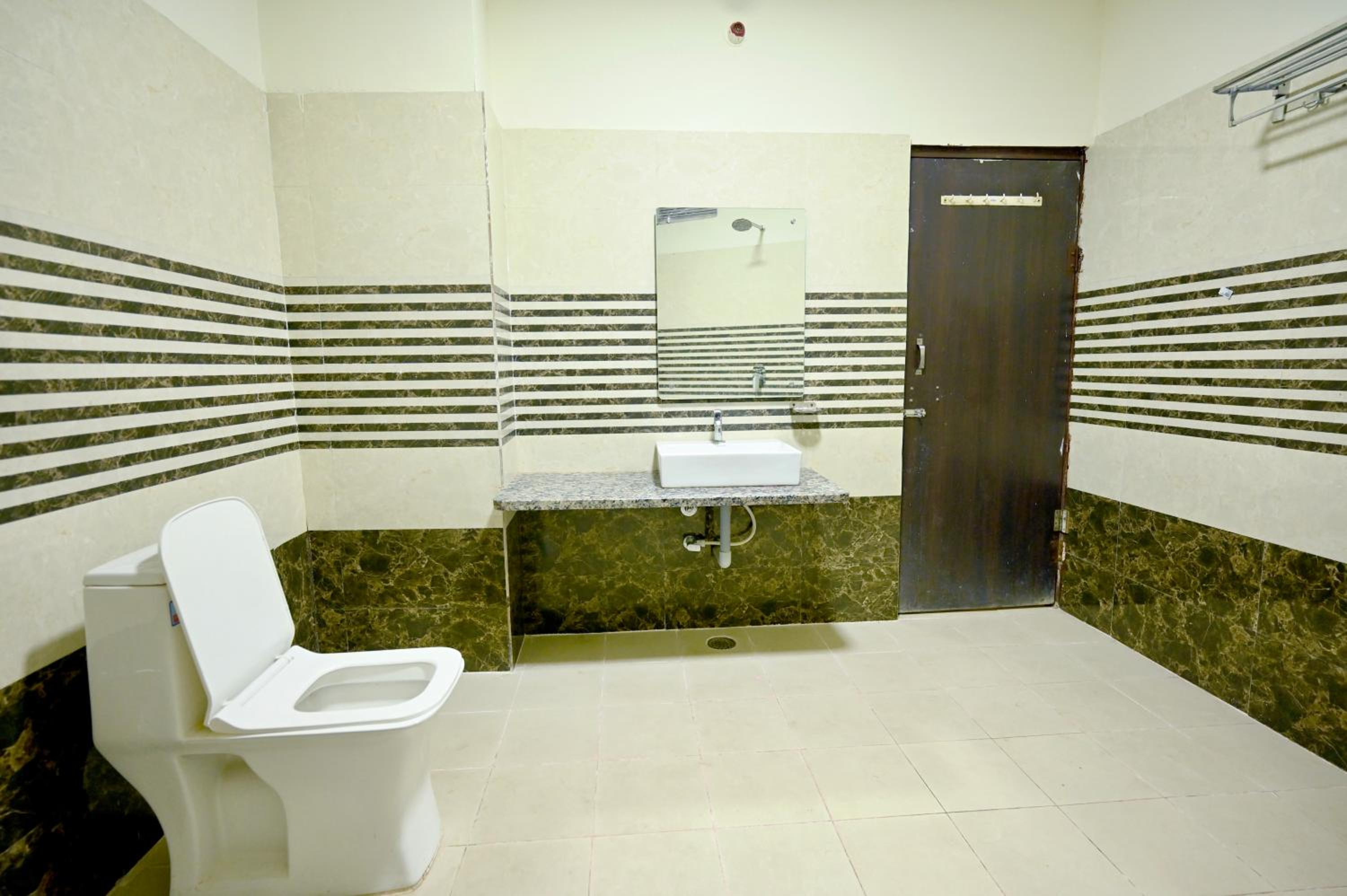 Deluxe Room - Photo 3