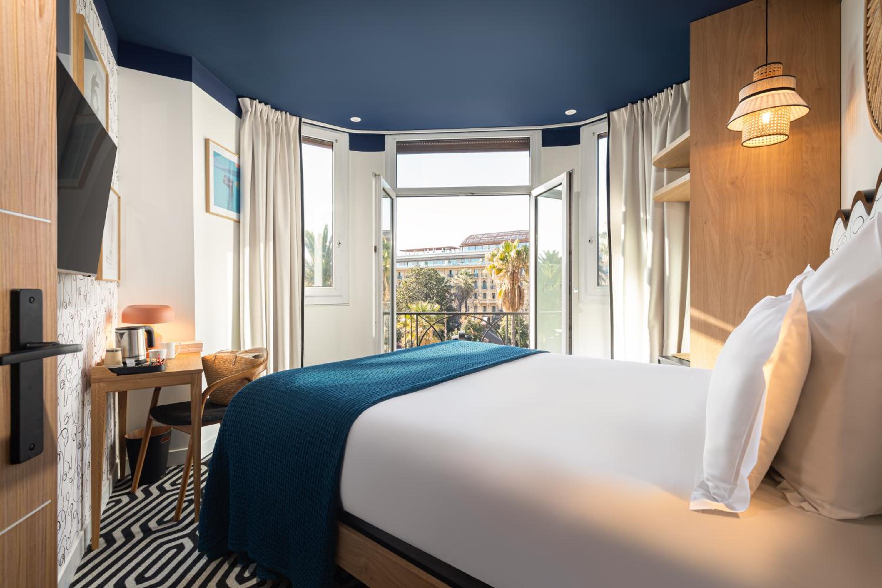 Double or Twin Room with Garden View - Photo 5