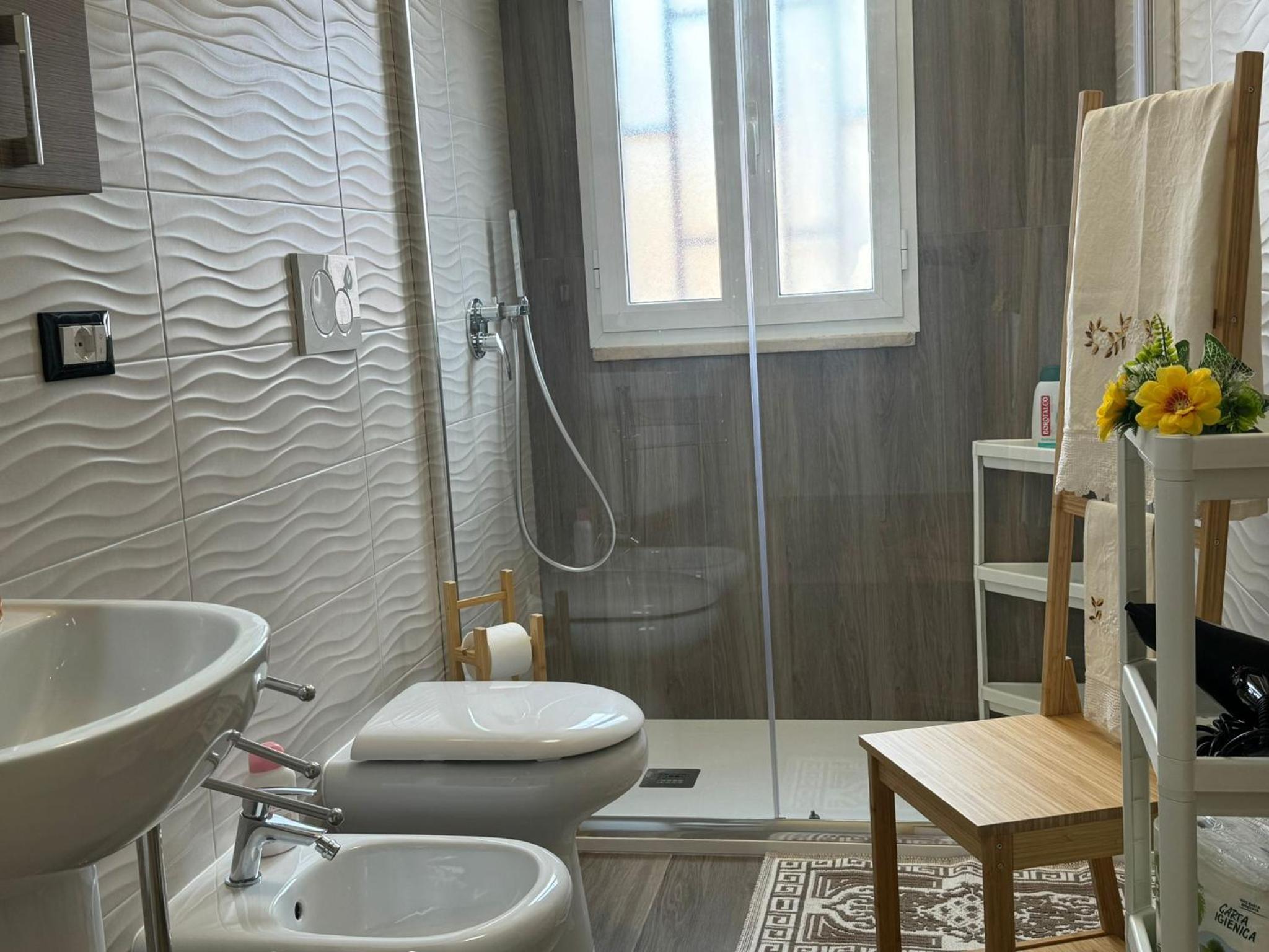 Large Double or Twin Room photo 1