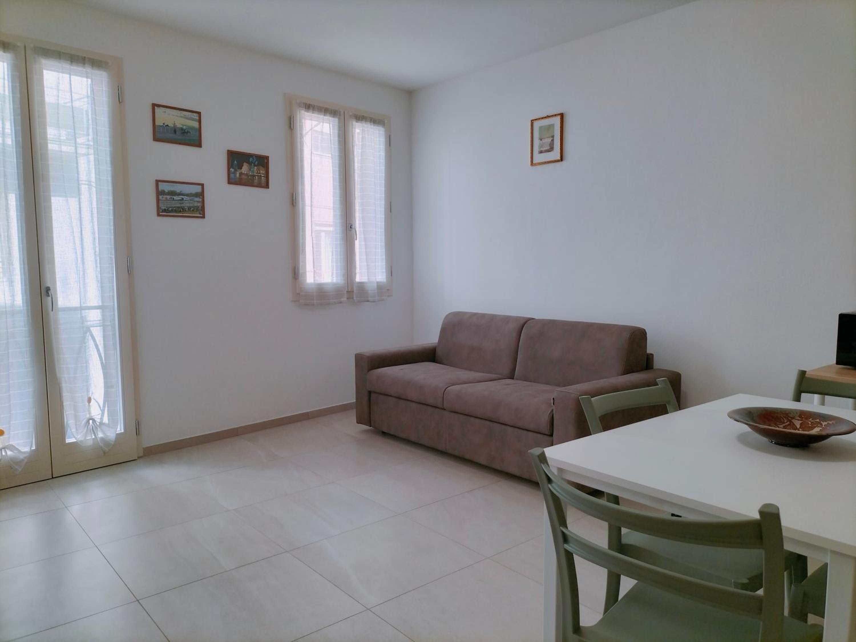 One-Bedroom Apartment photo 2