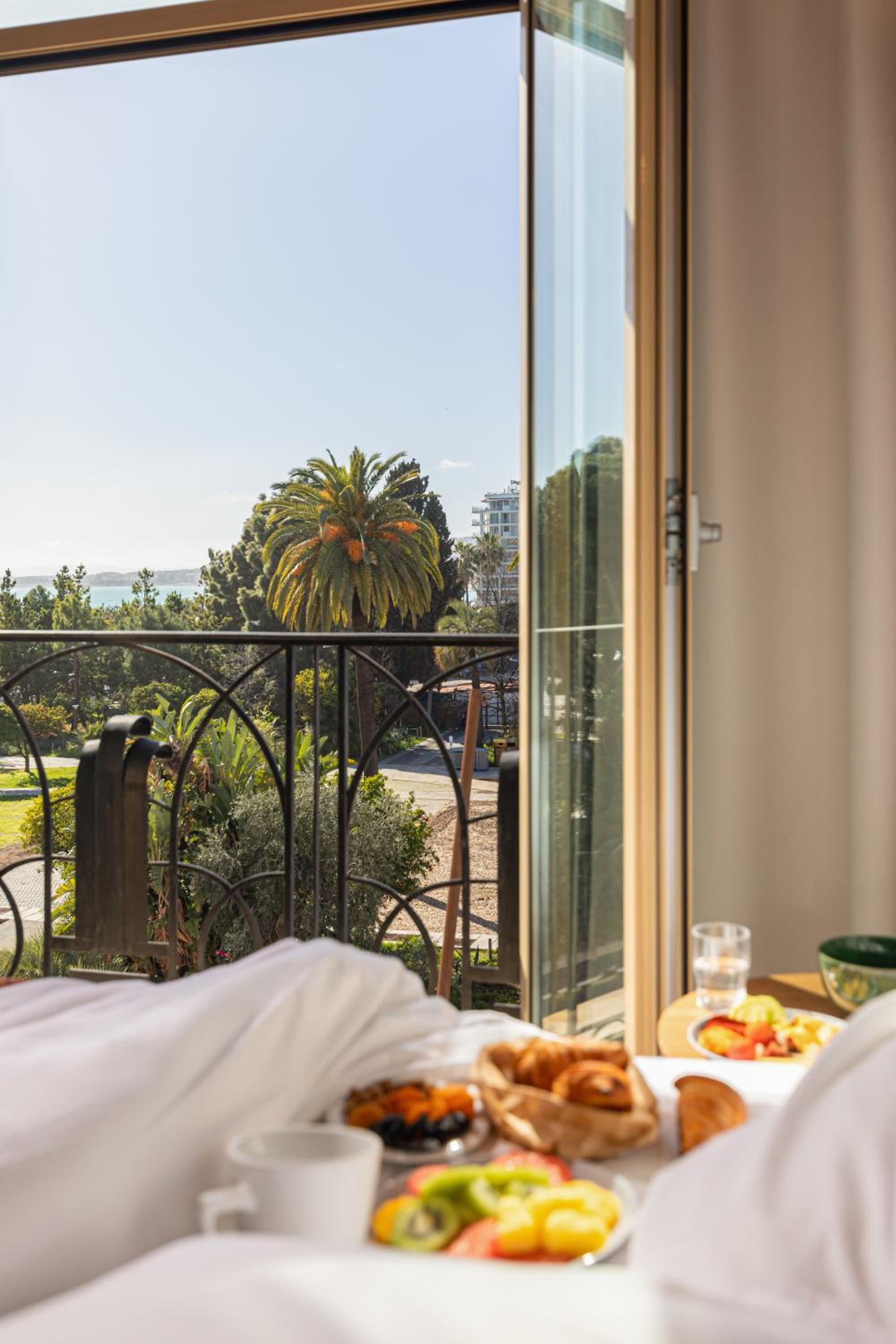 Double or Twin Room with Sea View - Photo 7