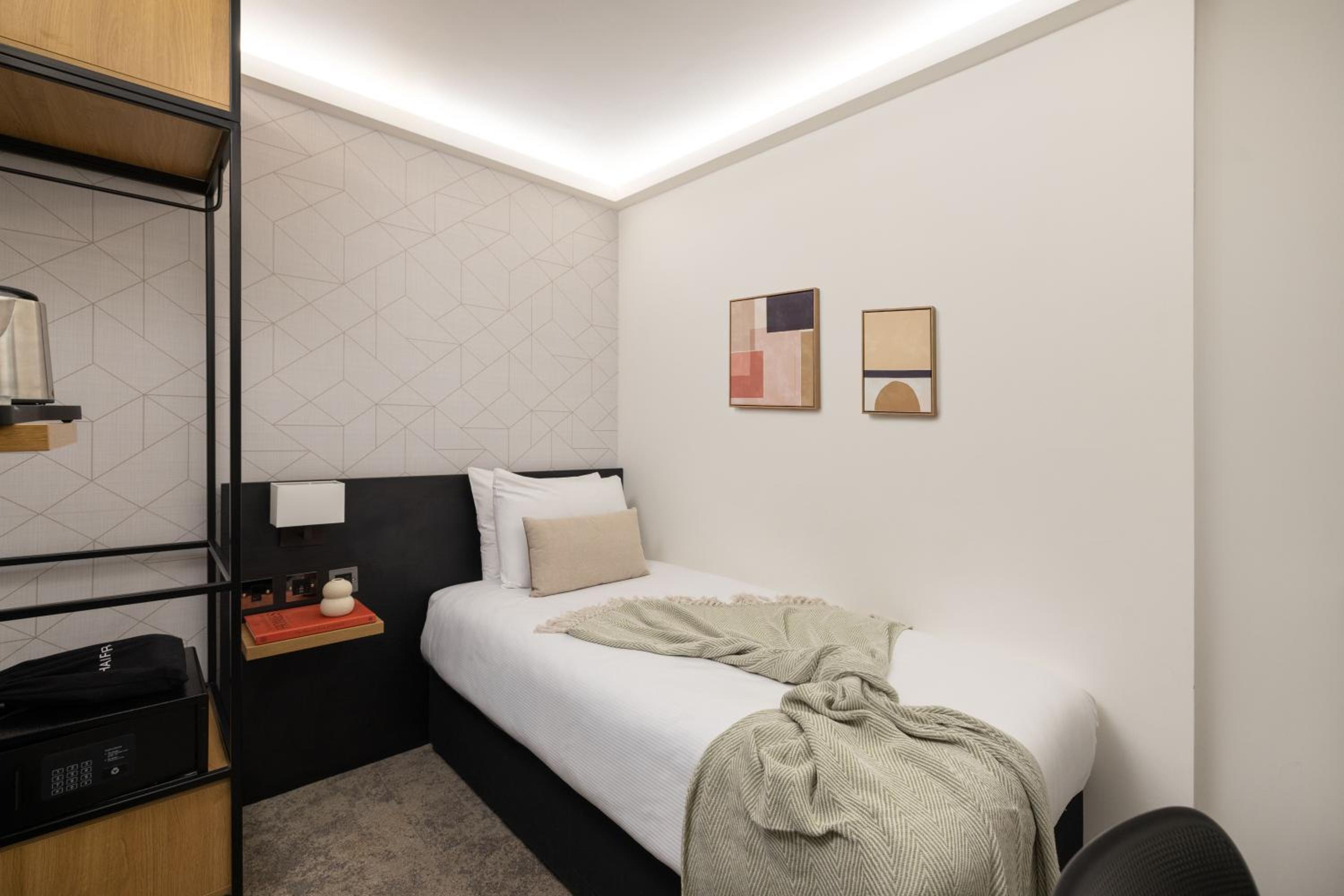 Urban Solo Room