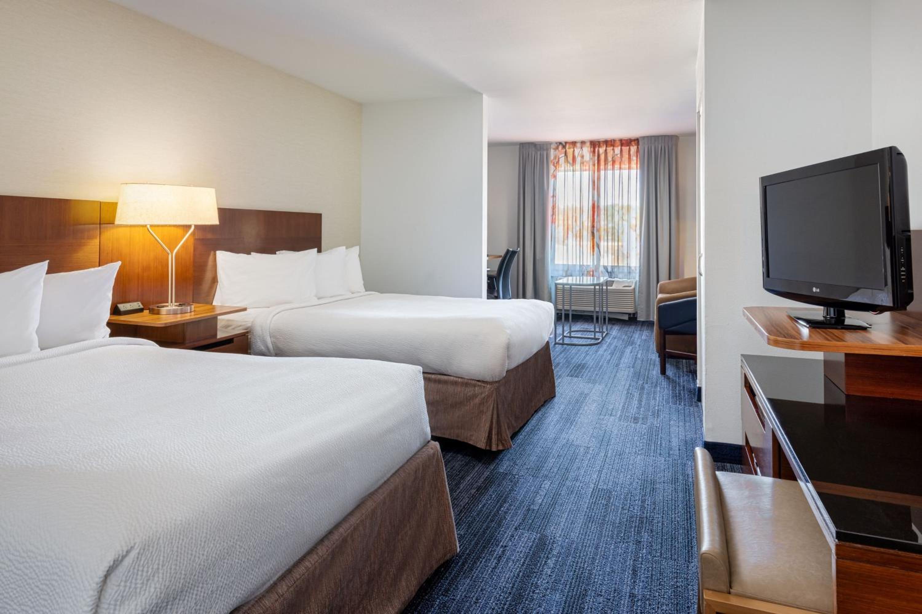 Double Suite with Two Double Beds, Bathtub and Sofa Bed - Mobility Access/Hearing Accessible