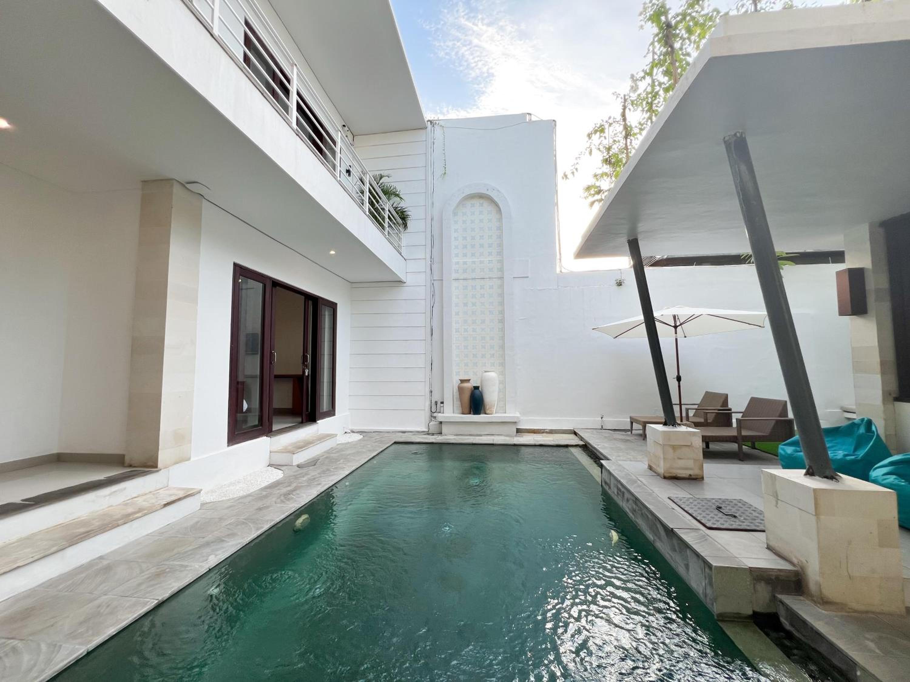 Five-Bedroom Villa with Private Pool - Photo 18