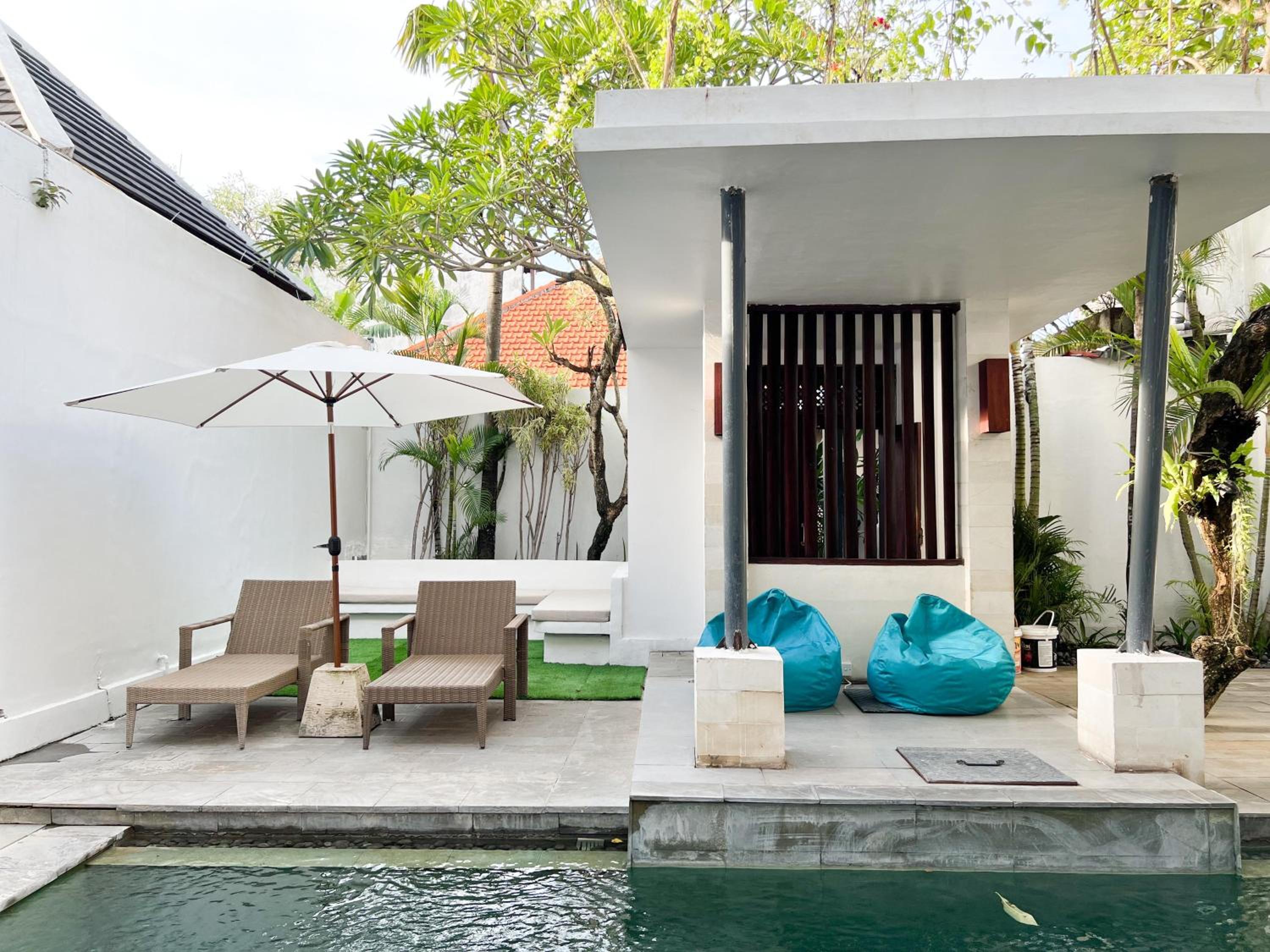 Five-Bedroom Villa with Private Pool - Photo 16