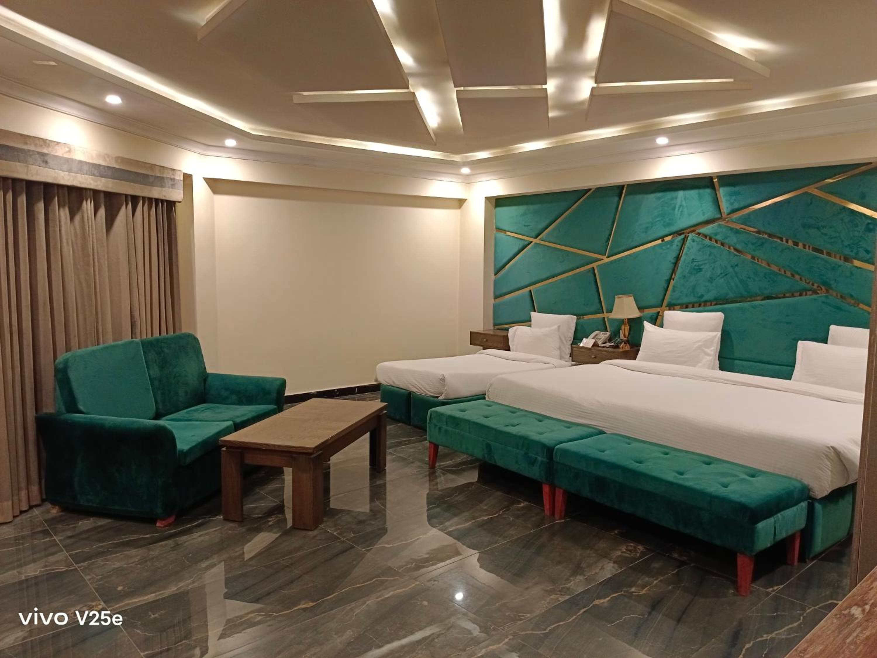 Deluxe Family Suite photo 3