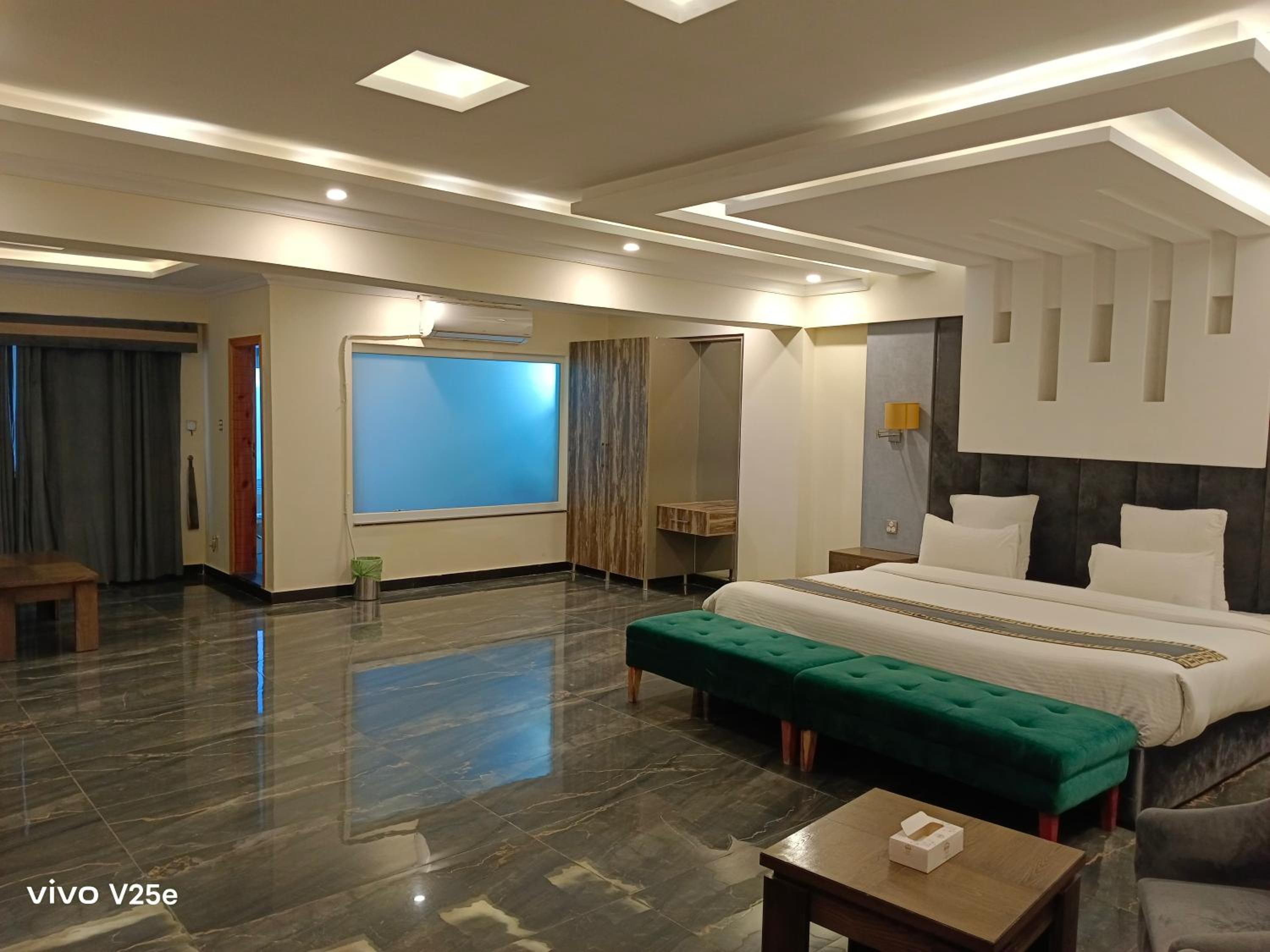 Deluxe Family Suite photo 1