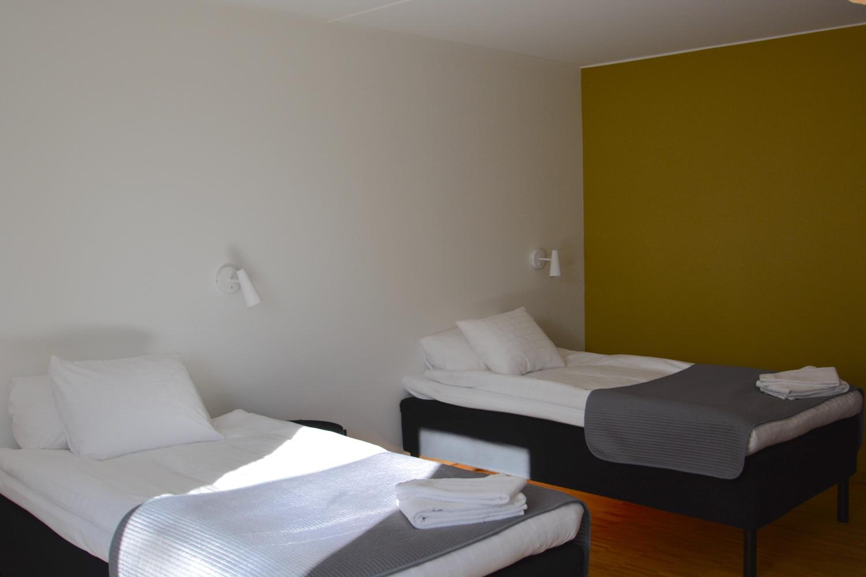 Twin Room - Photo 2