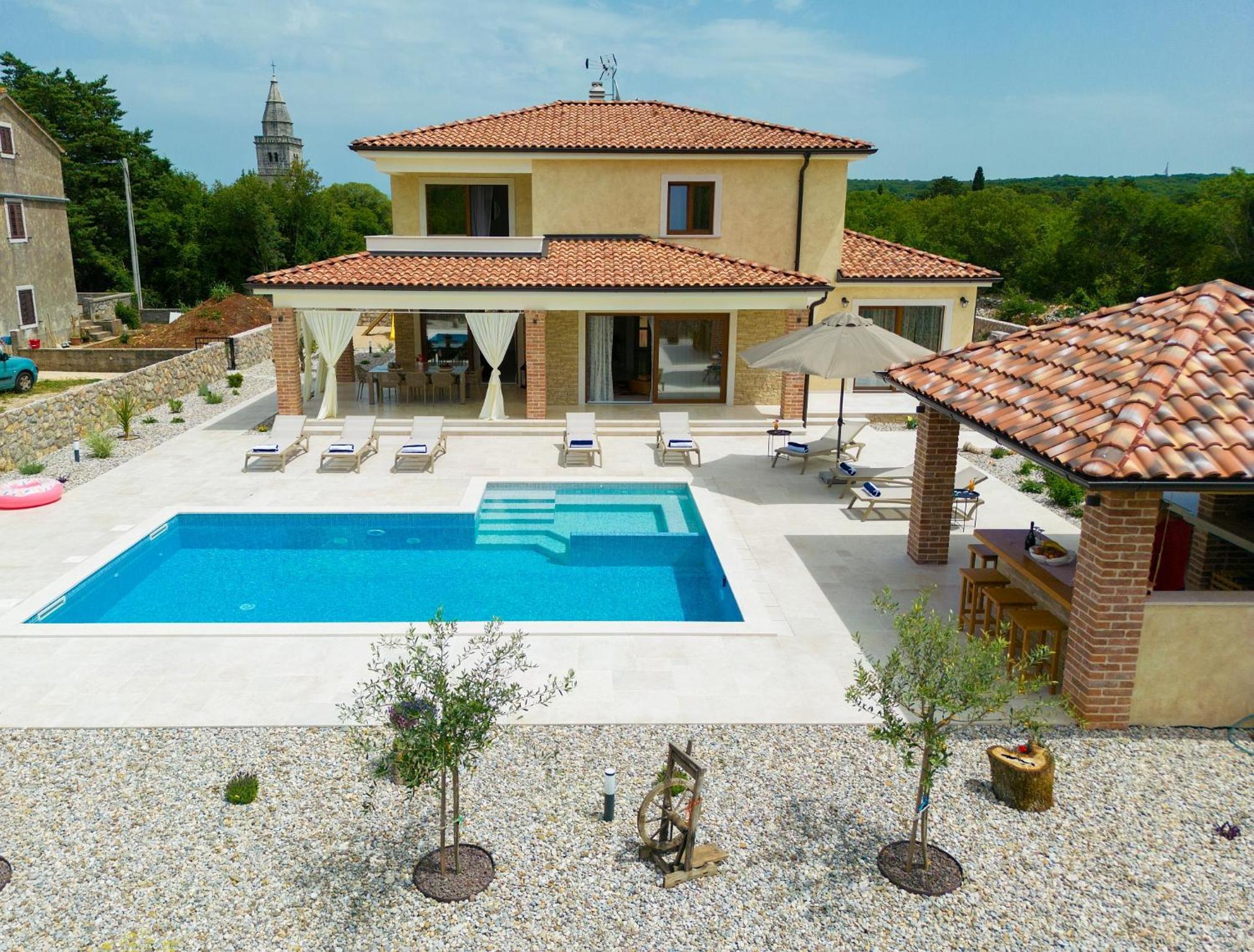 Villa photo 3