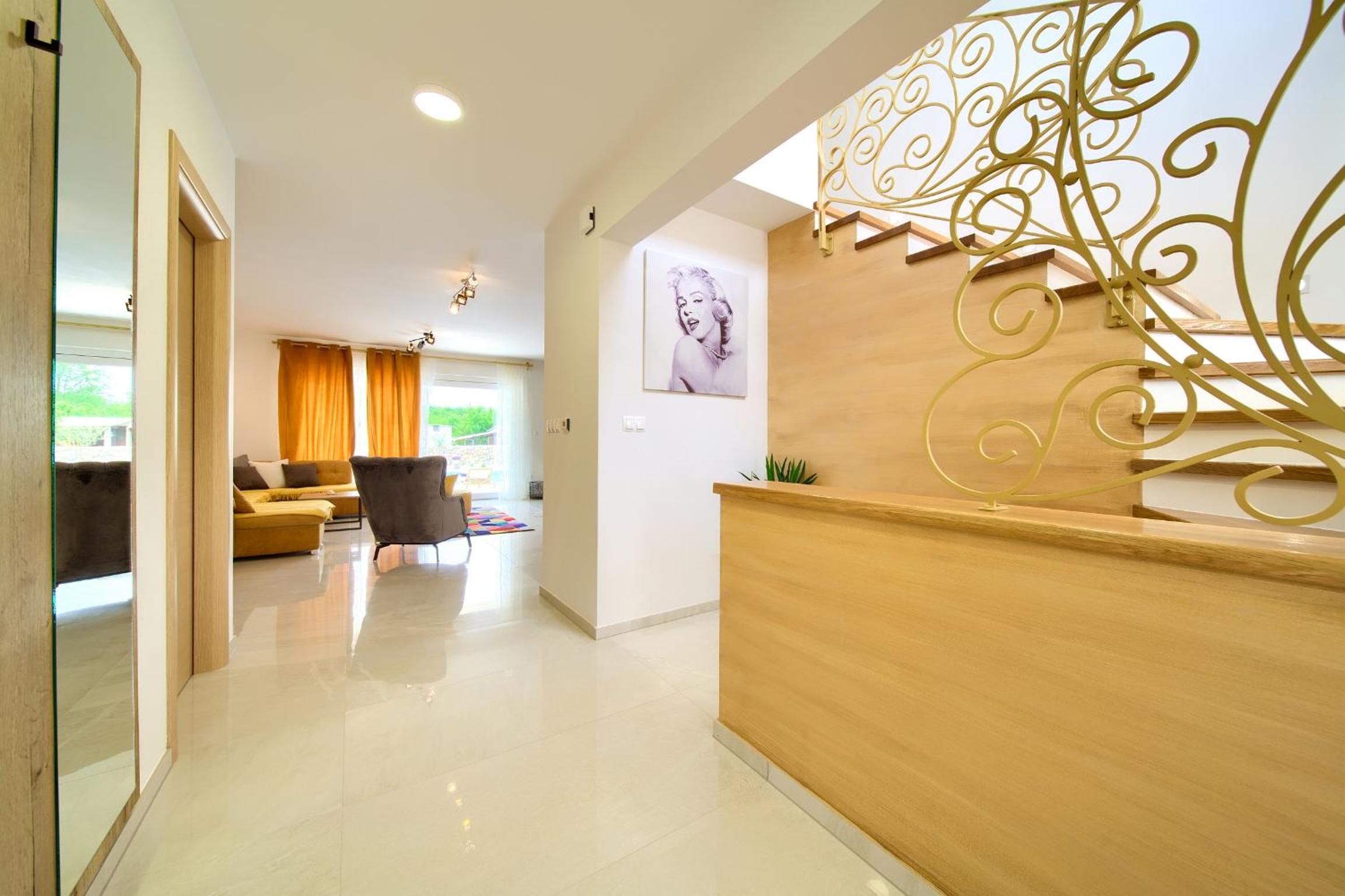 Villa photo 1