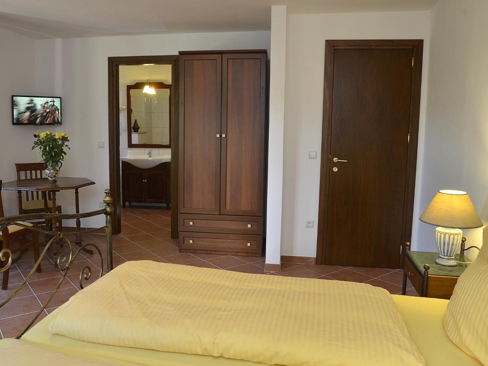 Deluxe Double Room with Extra Bed photo 1