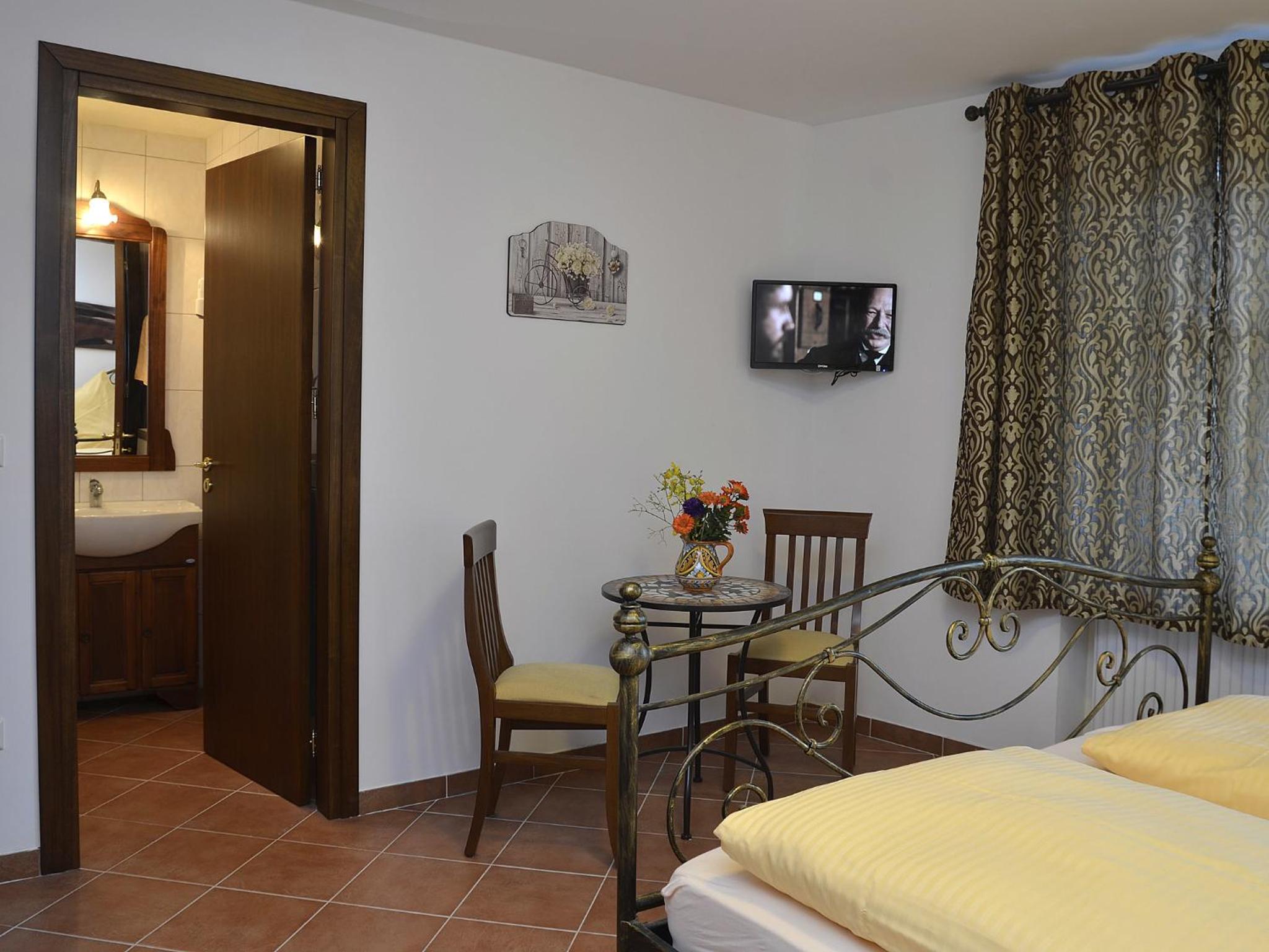 Double Room with Private Bathroom photo 3