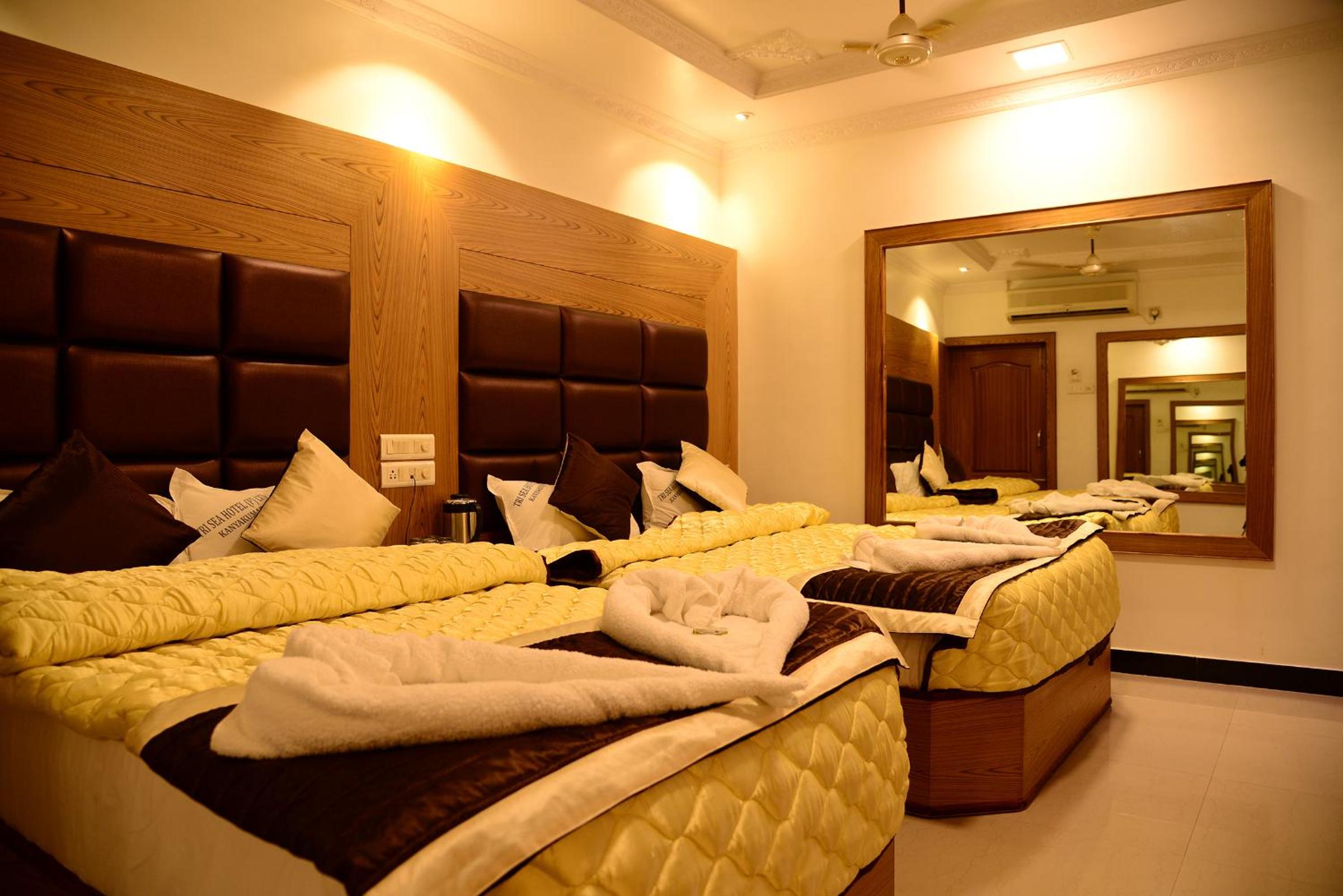 Quadruple Room with Sea View - Photo 1