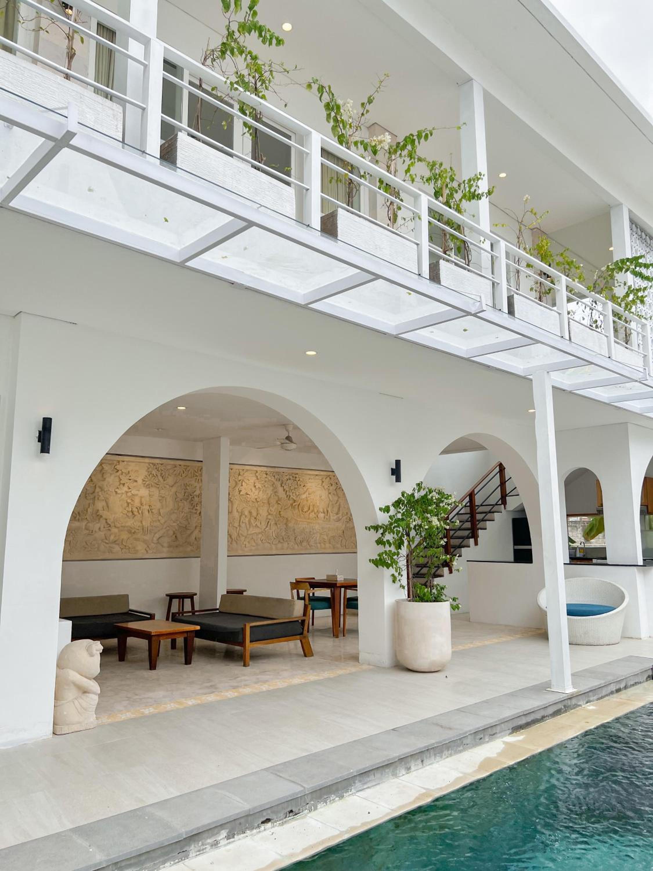 Five-Bedroom Villa with Private Pool - Photo 11