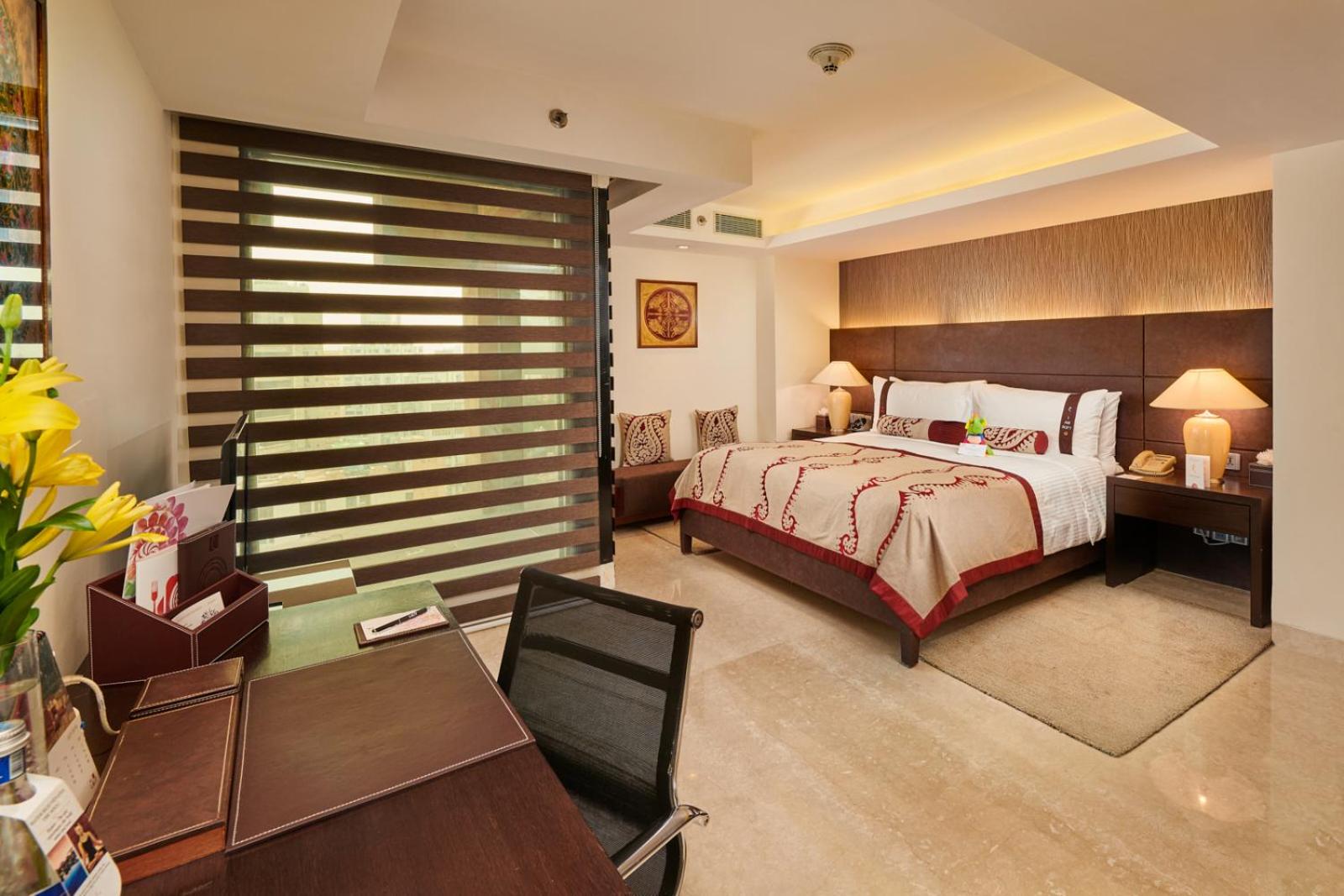 Corner Suite - 10% discount on Food & soft beverages, Laundry & Spa
