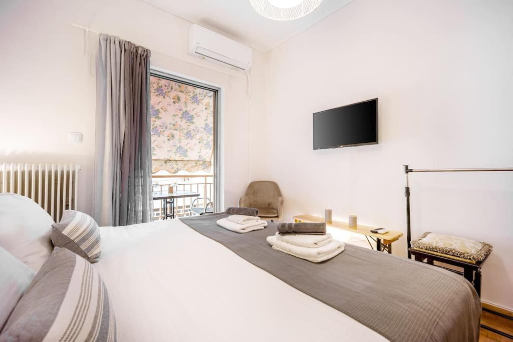 One-Bedroom Apartment with Balcony