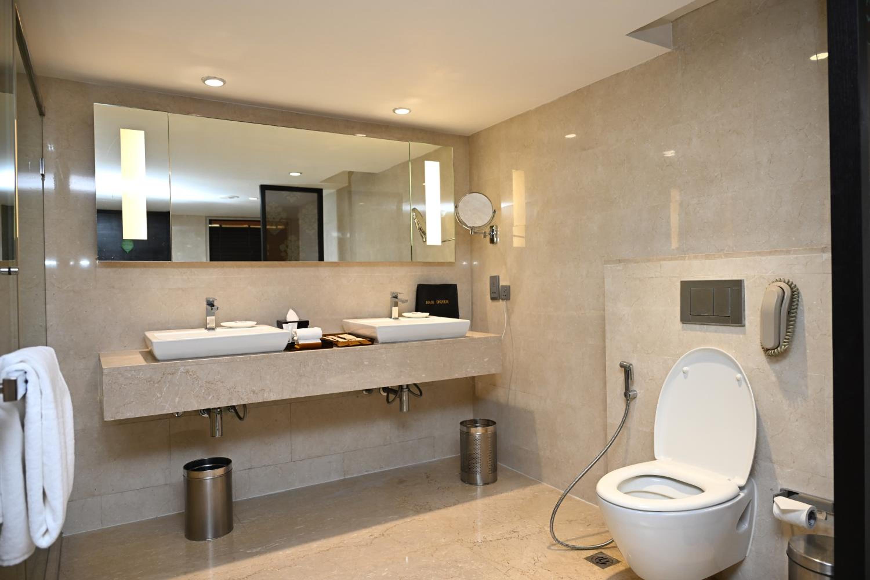 Executive Suite - 10% discount on Food & soft beverages, Laundry & Spa thumbnail 5