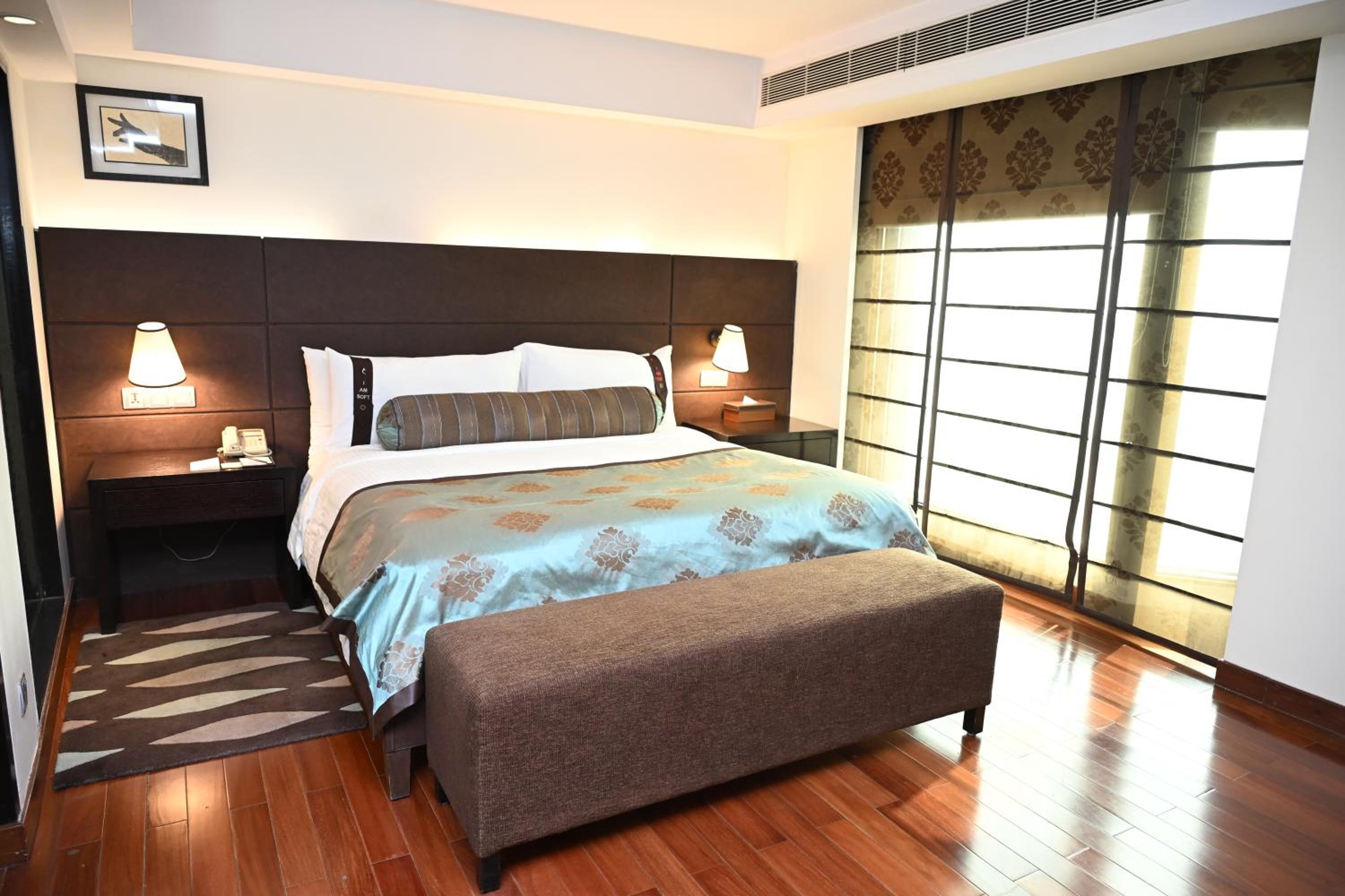 Executive Suite - 10% discount on Food & soft beverages, Laundry & Spa thumbnail 6