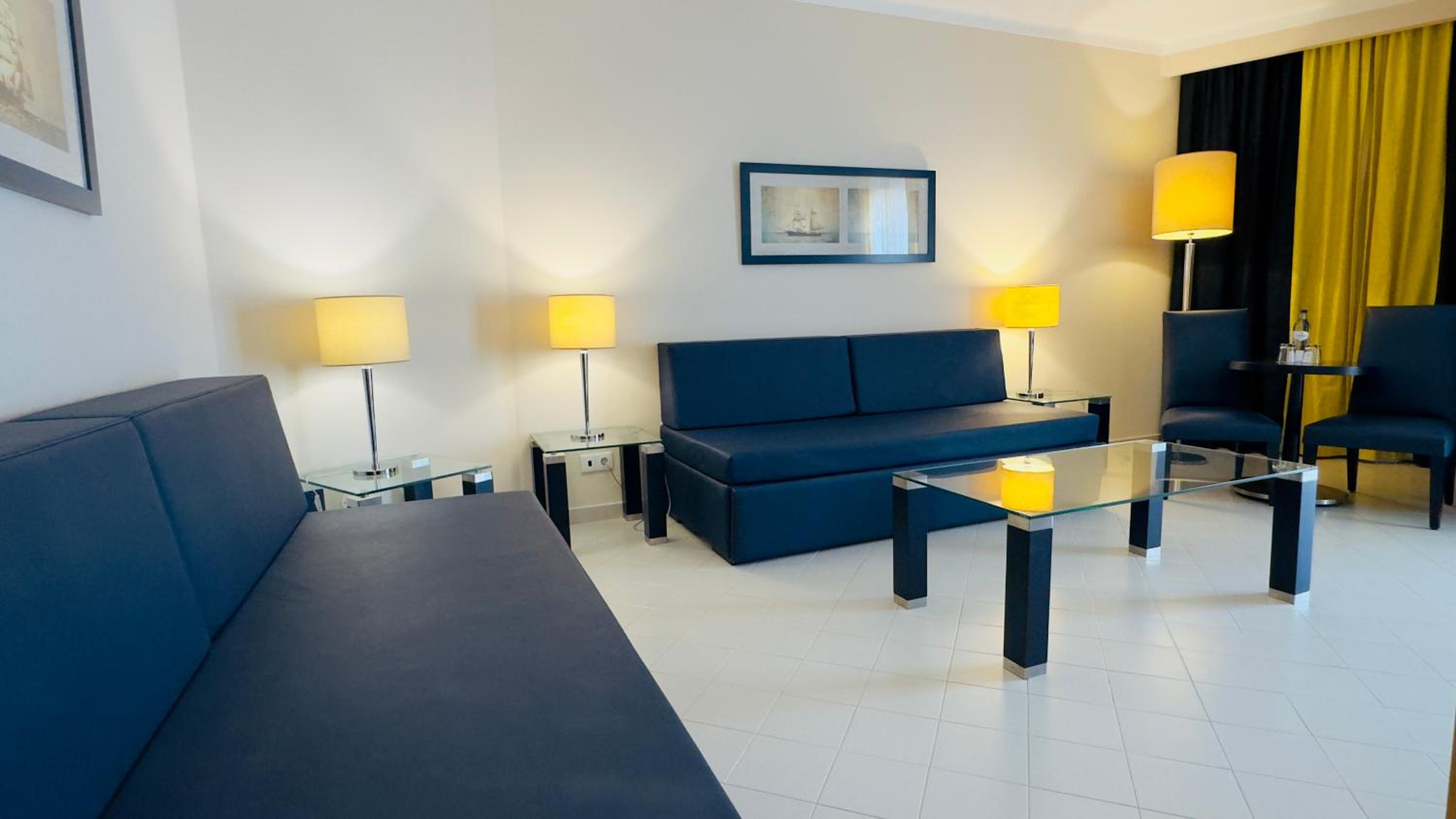 Junior Suite with Pool View (2 Adults + 2 Children)  - Photo 8
