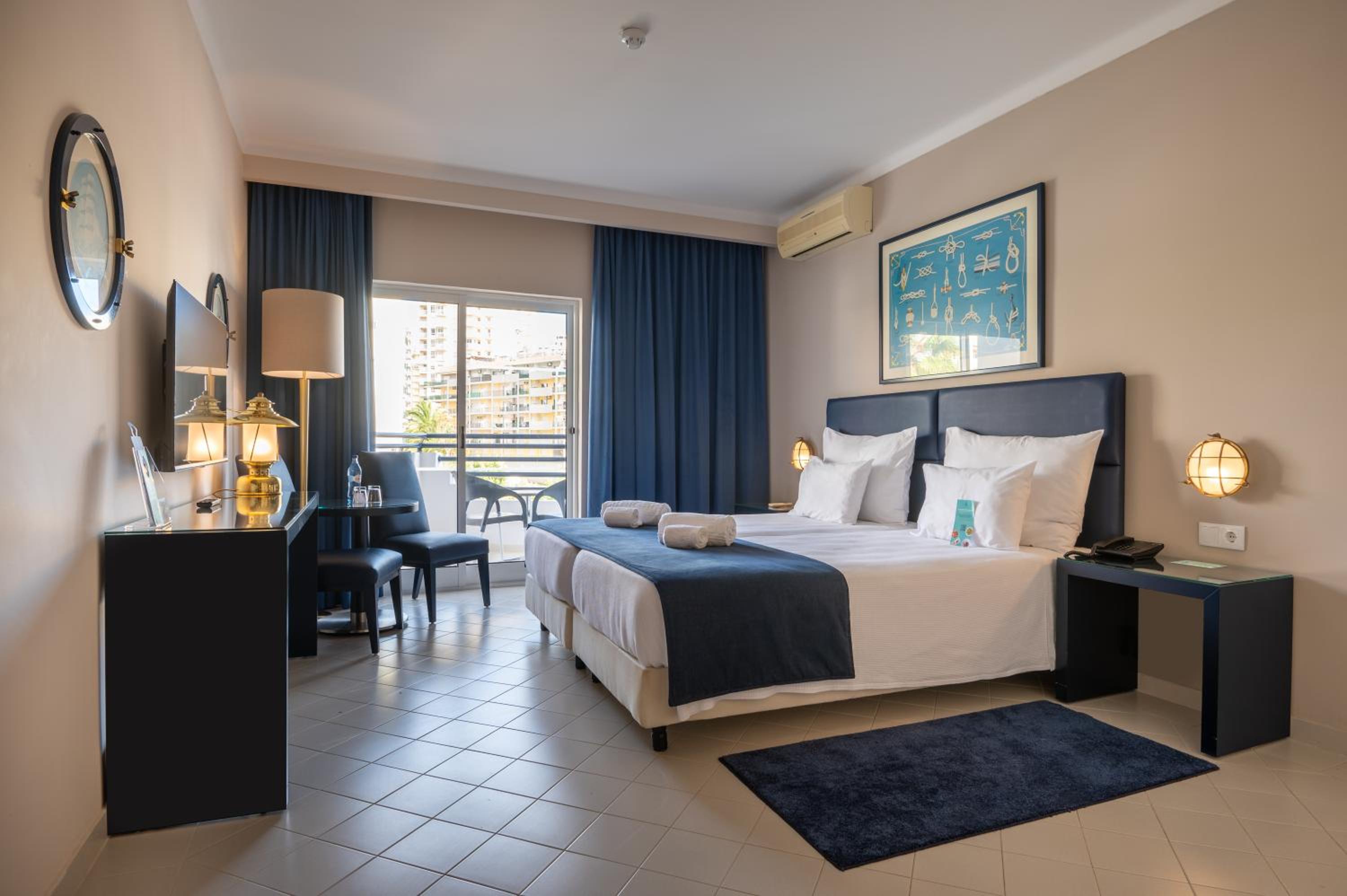 Twin Room - Photo 1