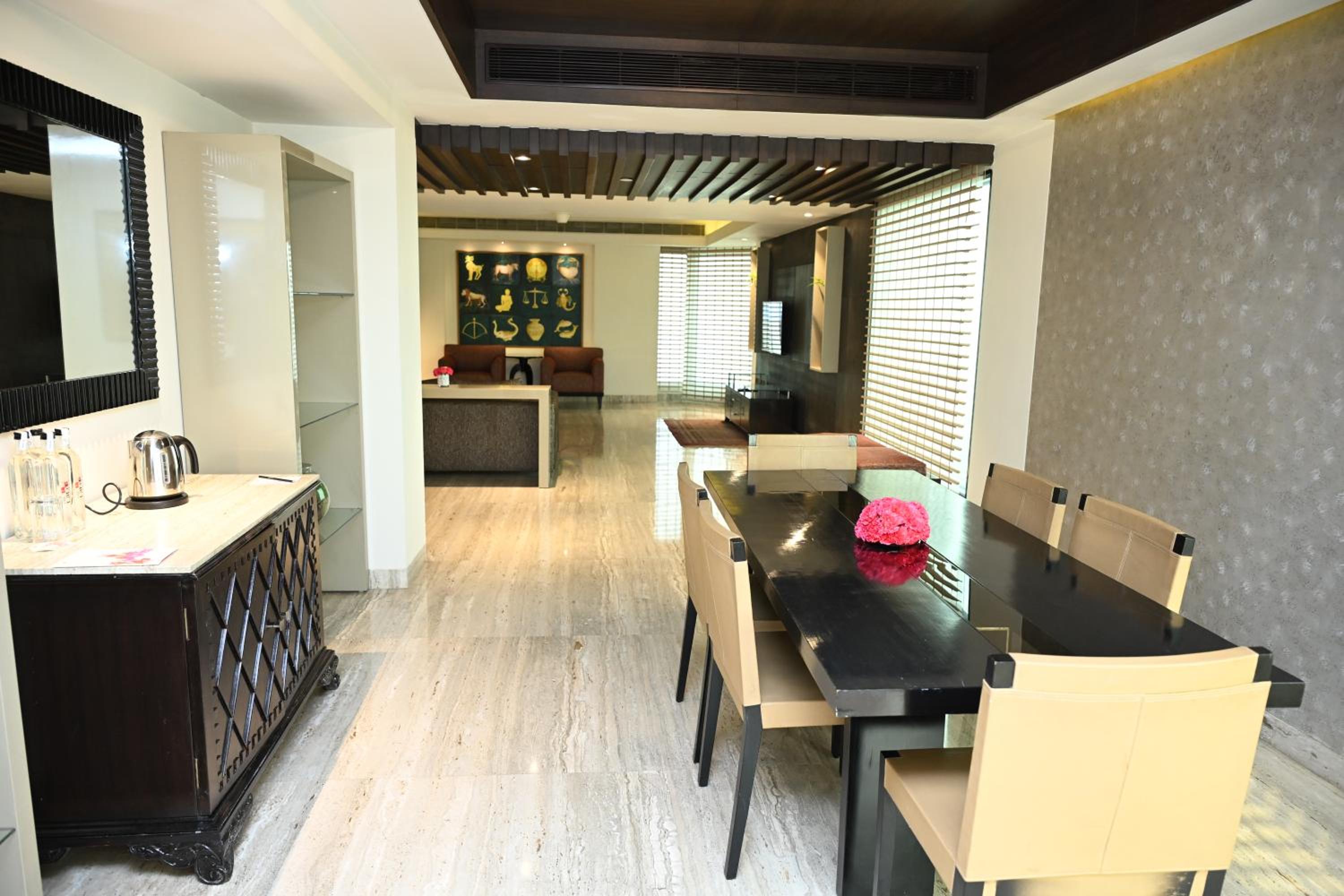 Luxury Suite - 10% discount on Food & soft beverages, Laundry & Spa thumbnail 5