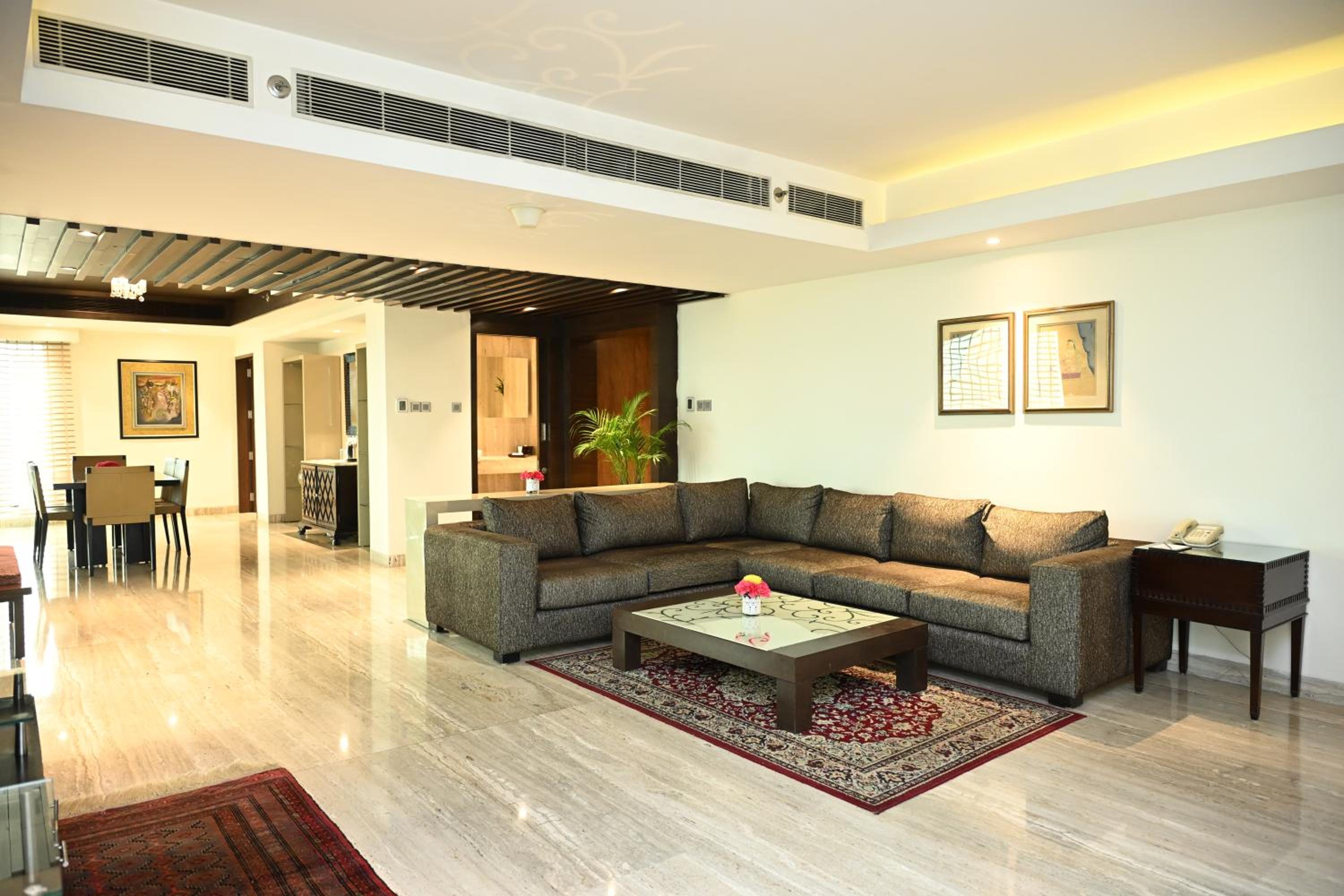 Luxury Suite - 10% discount on Food & soft beverages, Laundry & Spa thumbnail 6