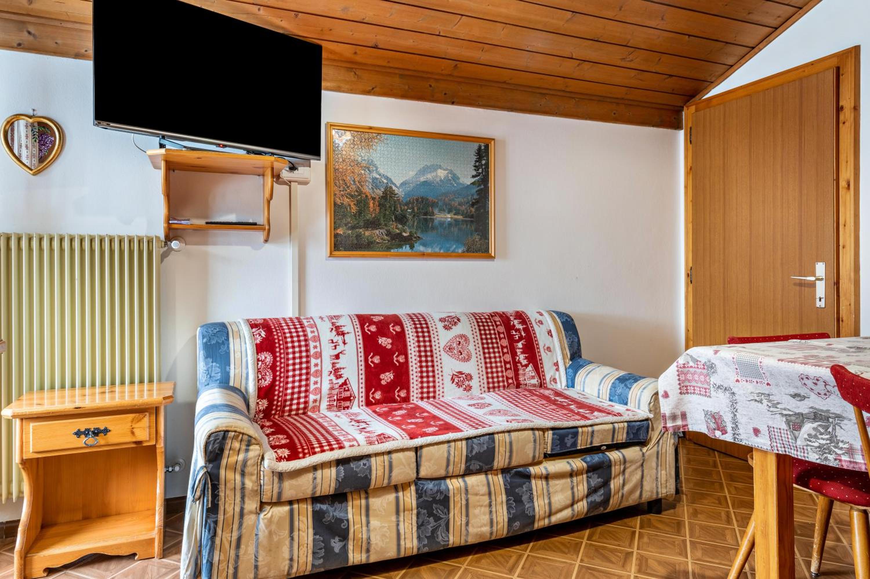 Two-Bedroom Deluxe Apartment with Garden View photo 3