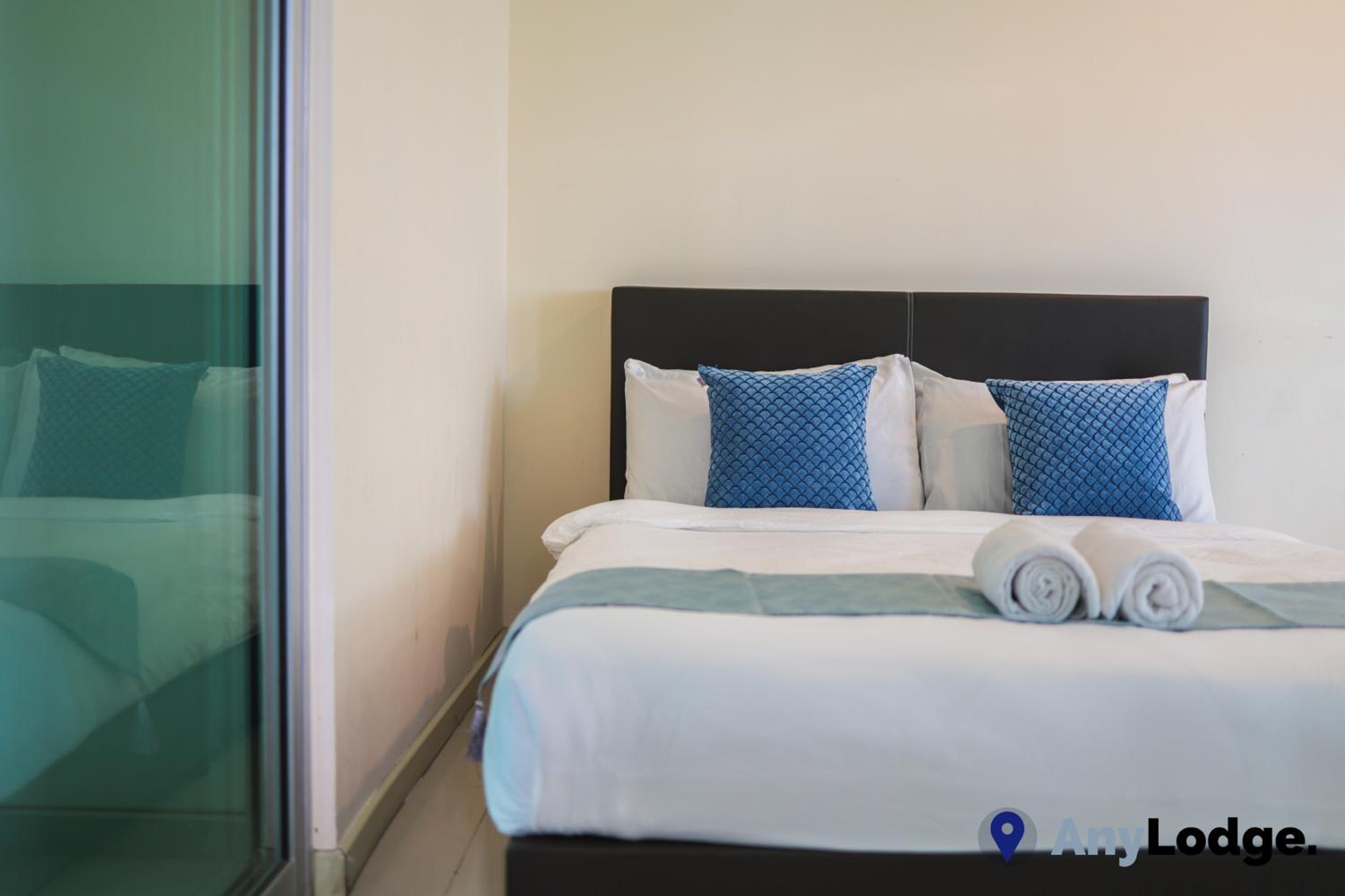 Superior Suite with Sea View - Photo 18