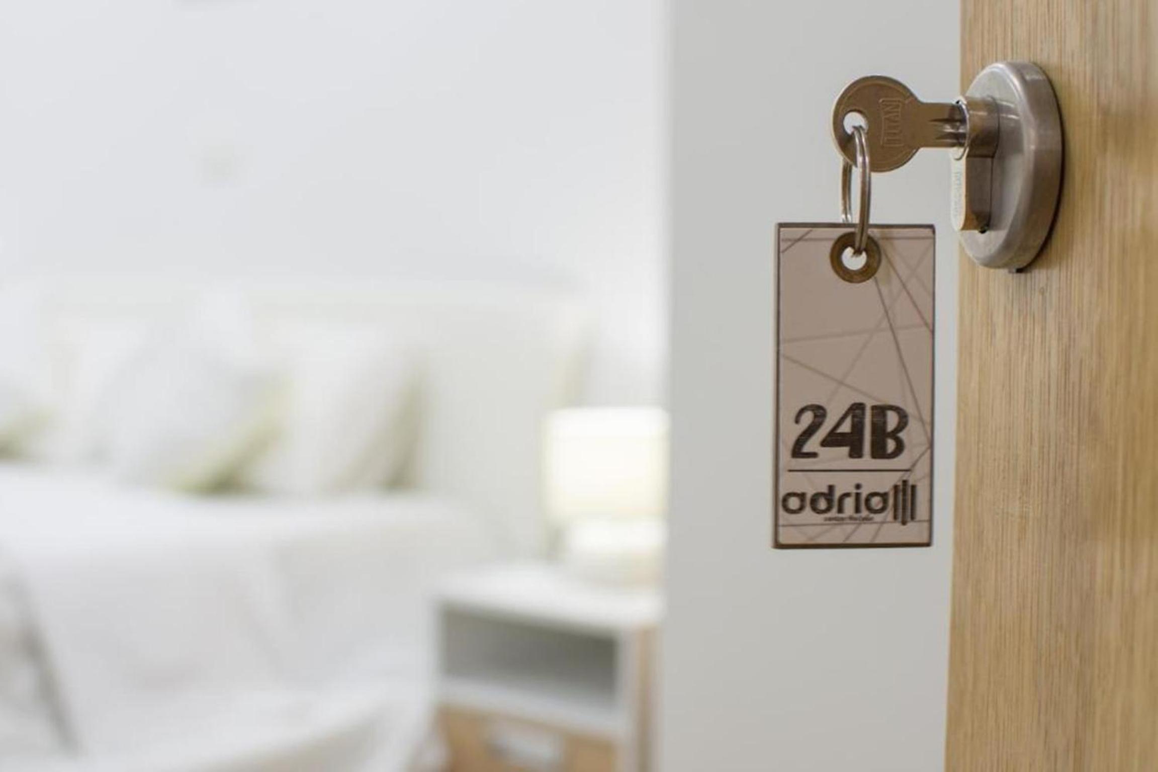 Deluxe Double Room (2 Adults + 1 Child) photo 2