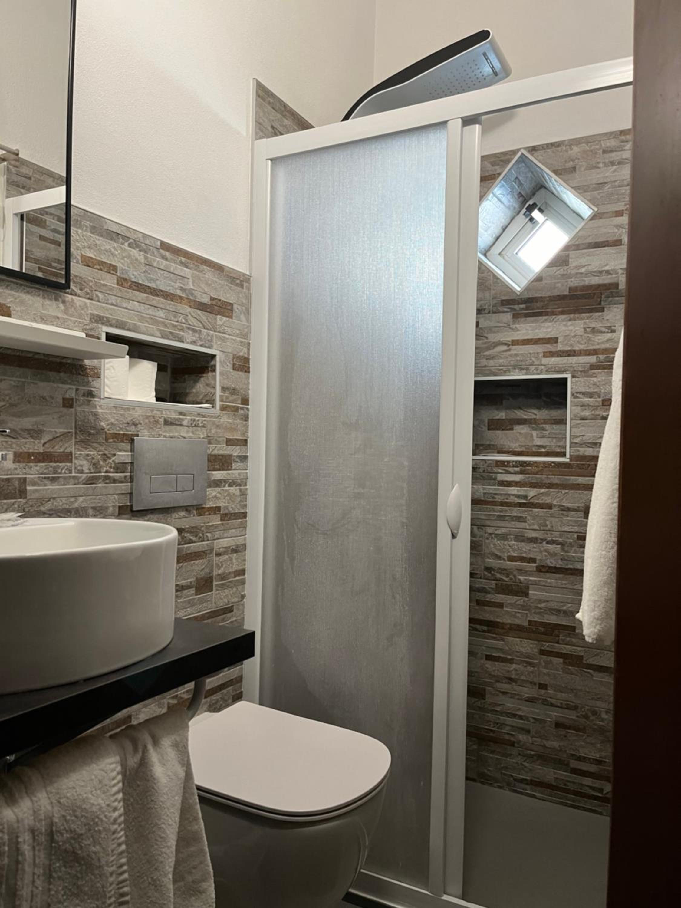 Double or Twin Room with Sea View photo 3