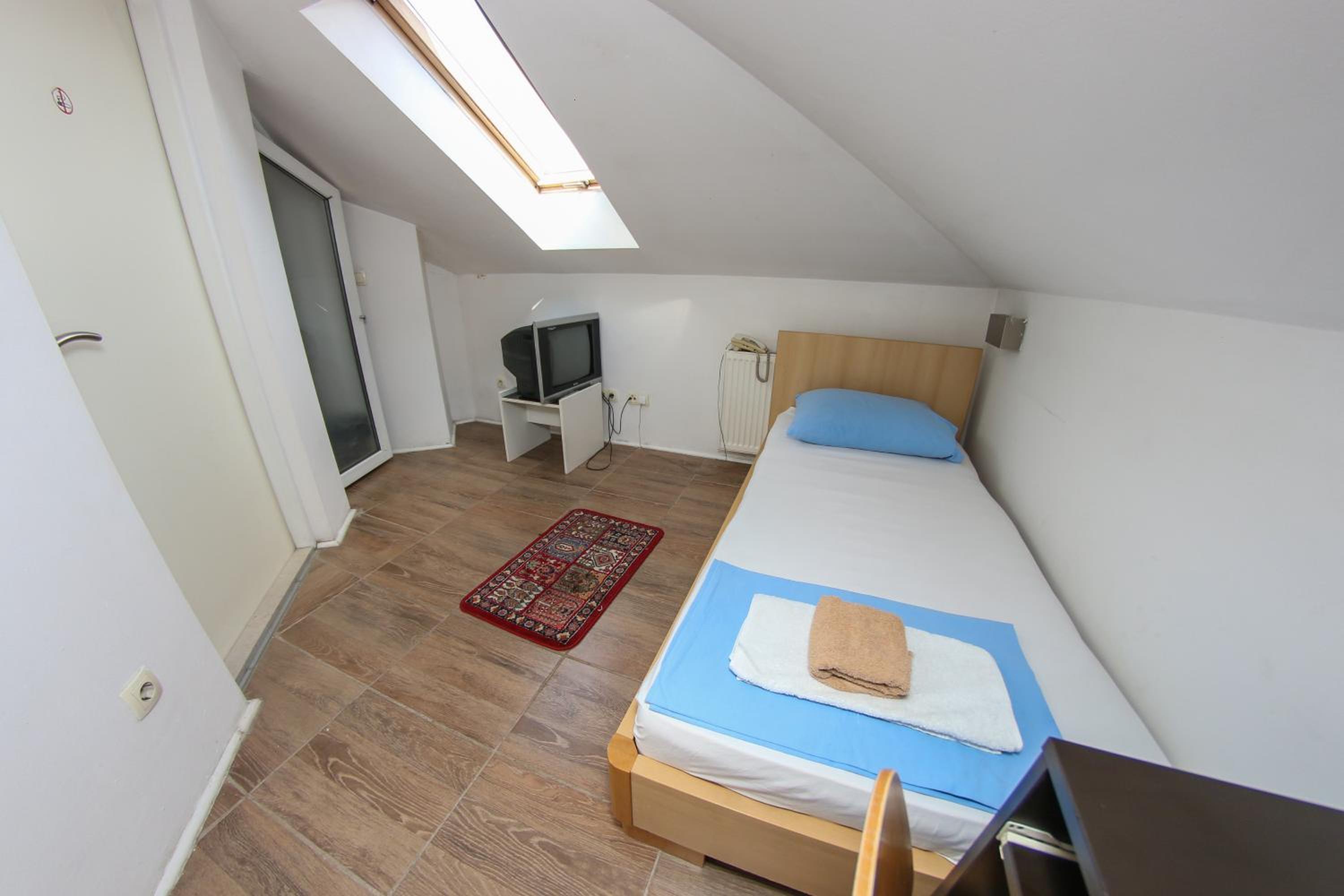 Single Room photo 1