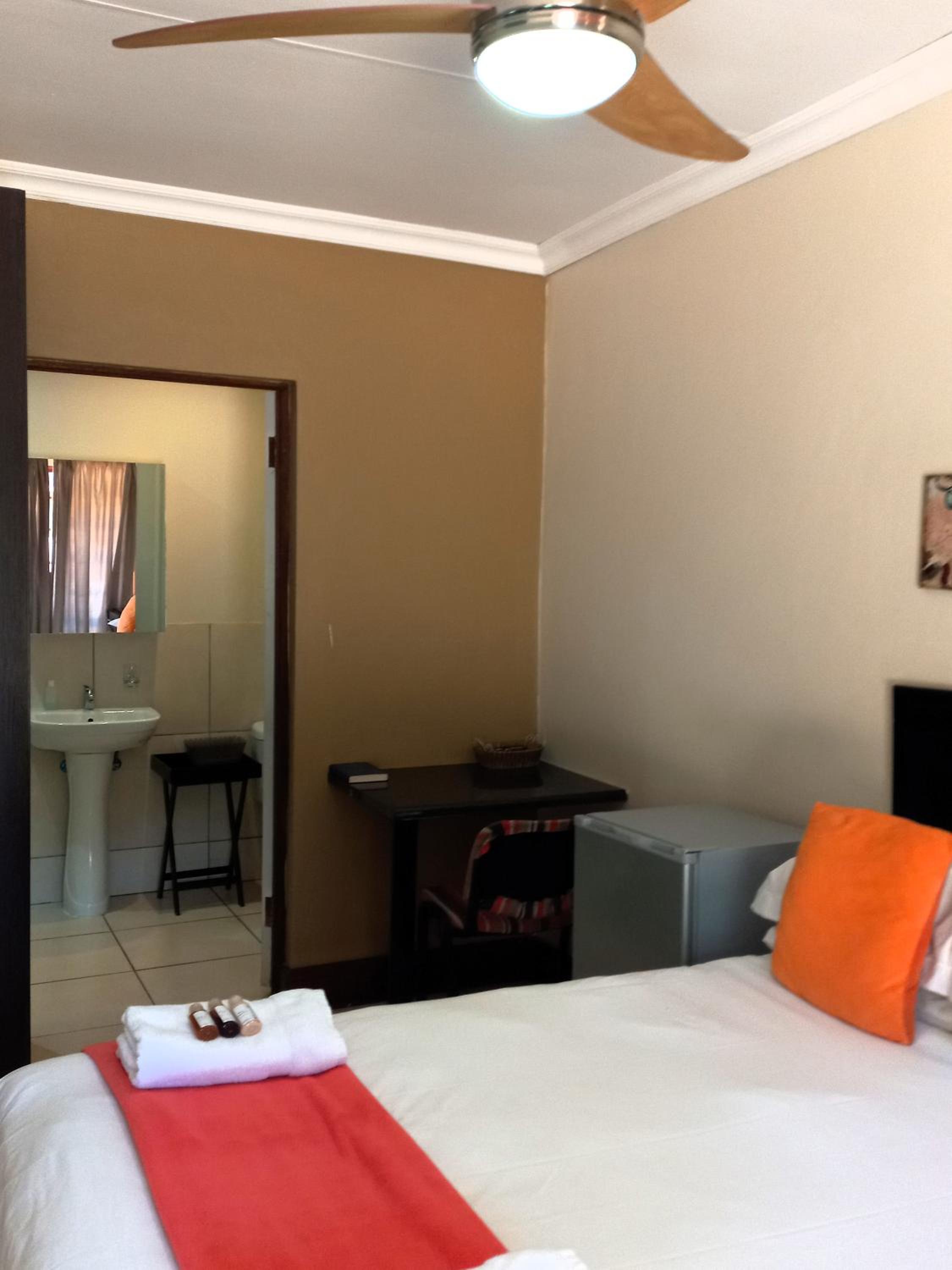 Budget Double Room photo 1